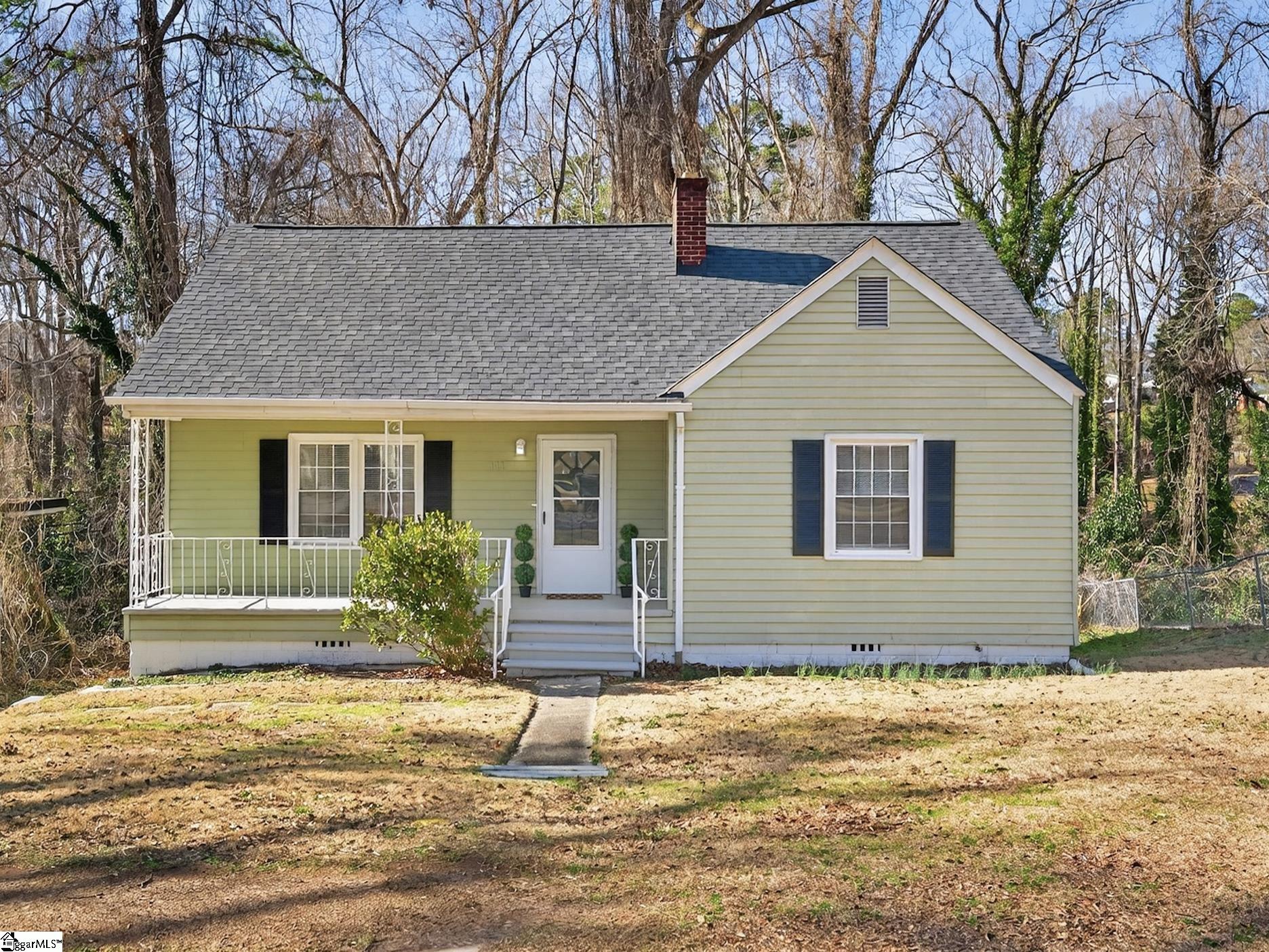 111 Oakleaf Drive Property Photo 1