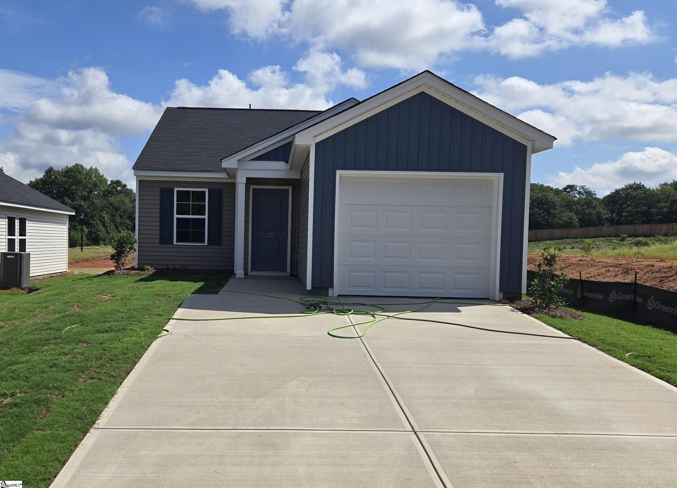 182 Cloverfield Lane Property Photo 1
