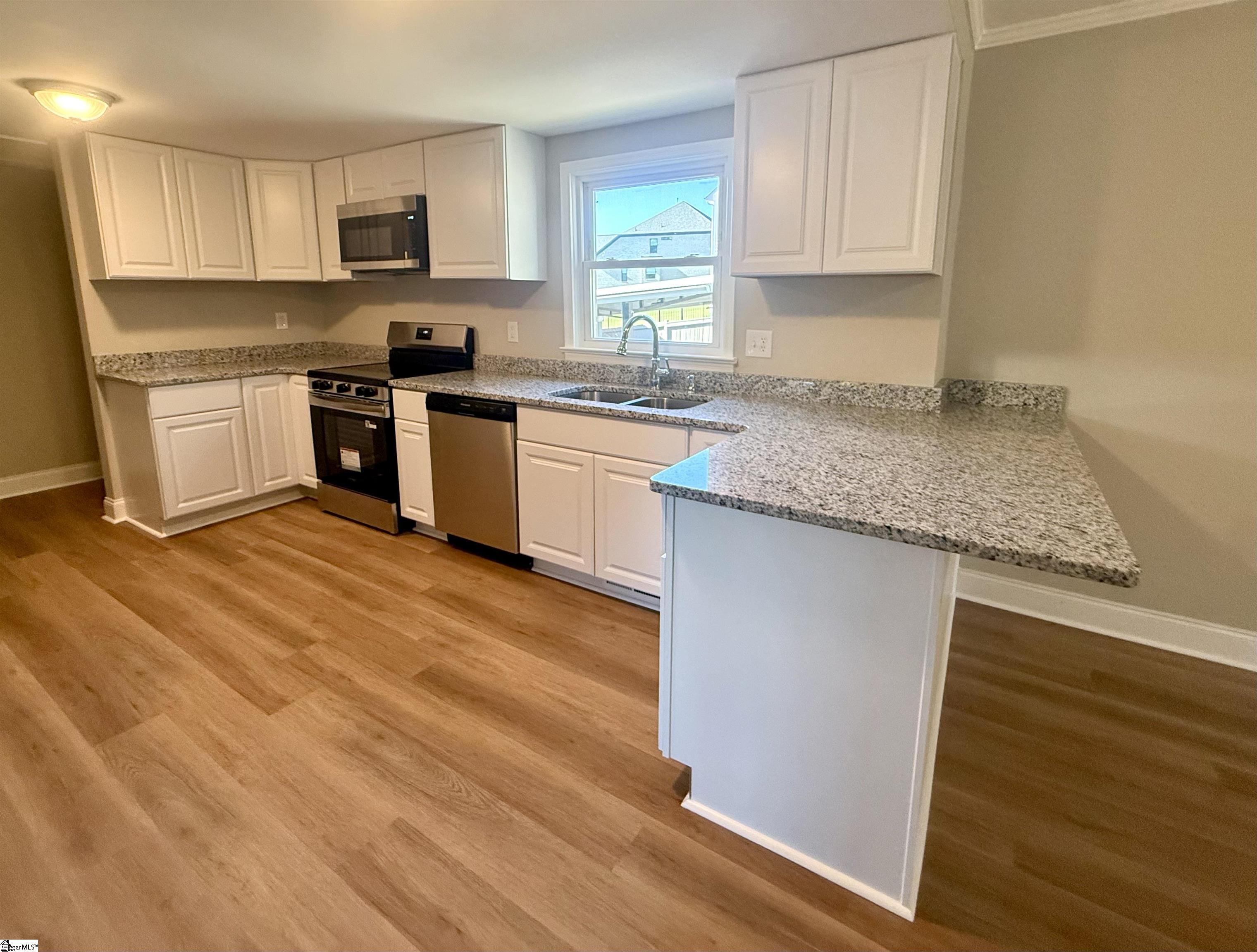 160 J Street Property Photo 8