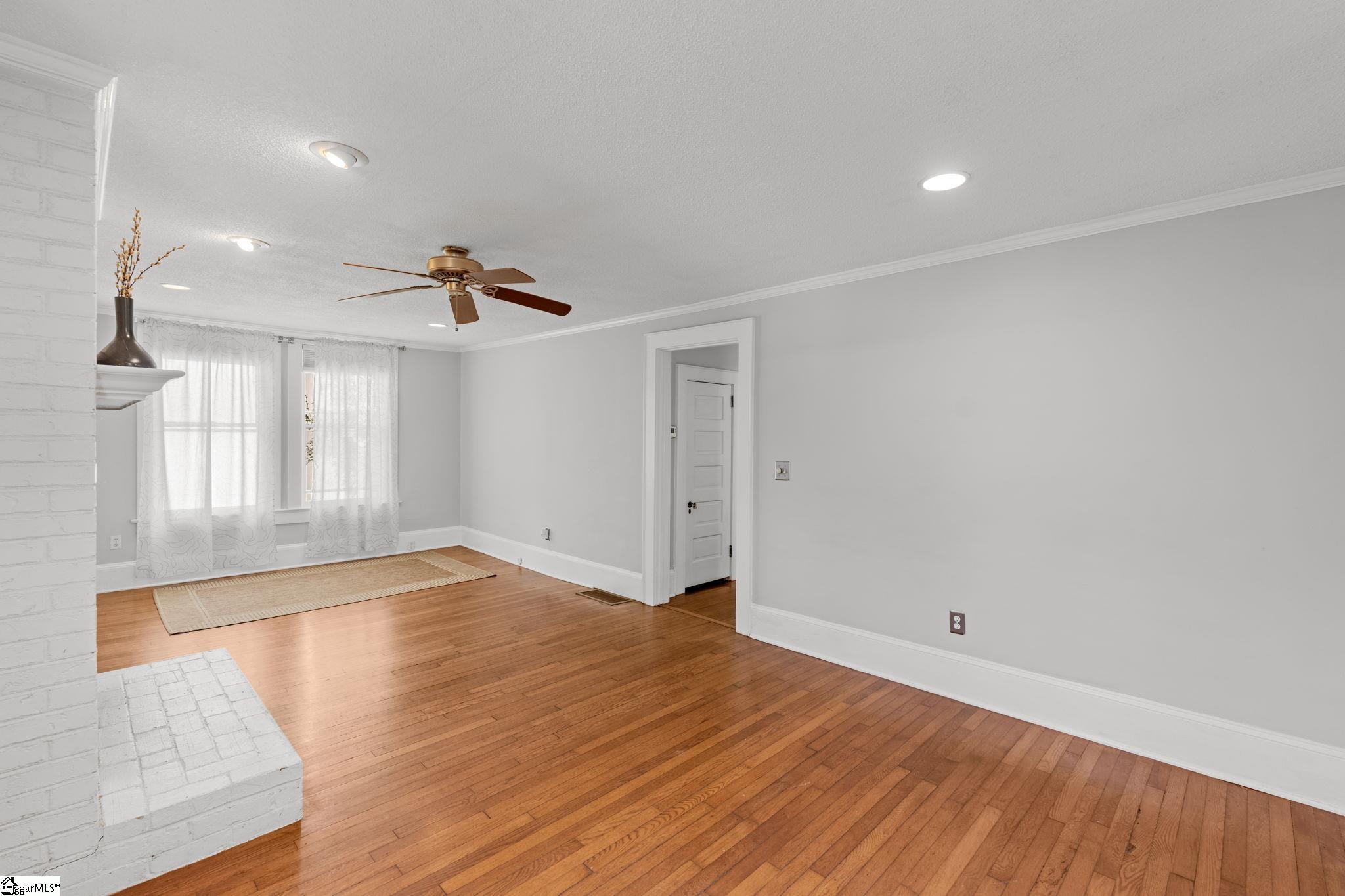 220 Buist Avenue Property Photo 9