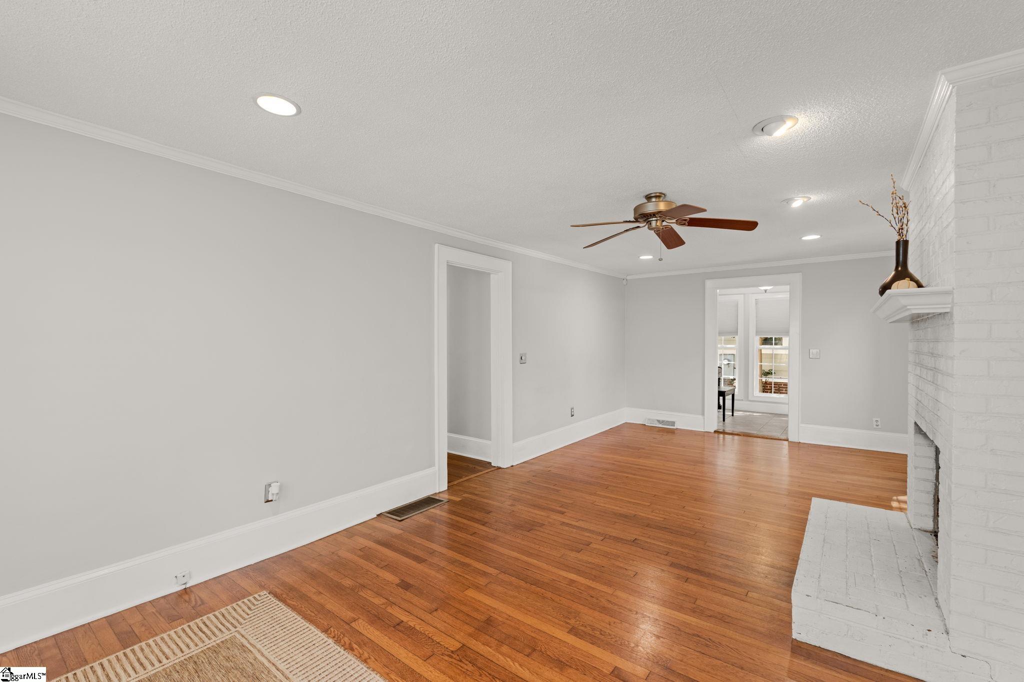 220 Buist Avenue Property Photo 11