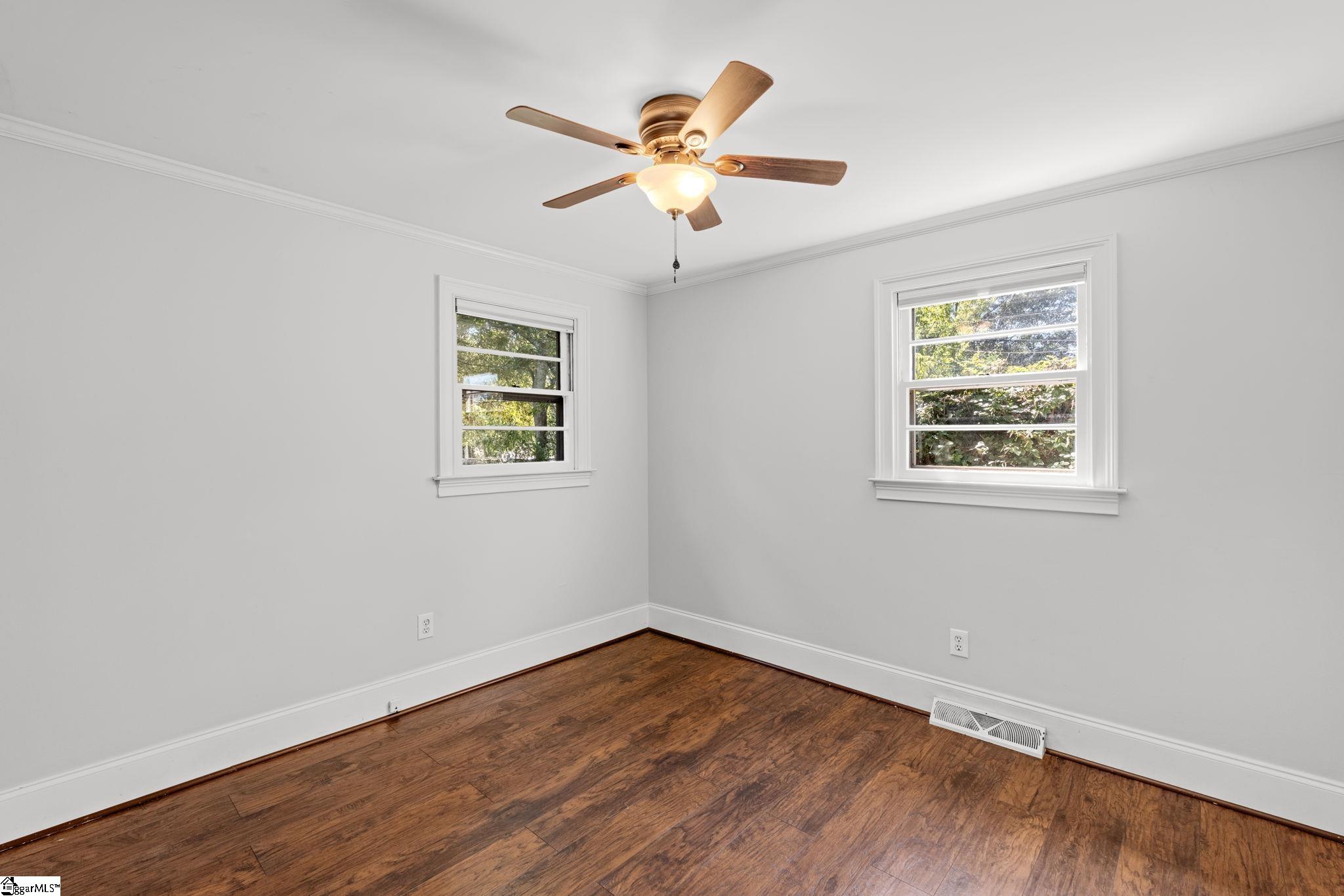 220 Buist Avenue Property Photo 13