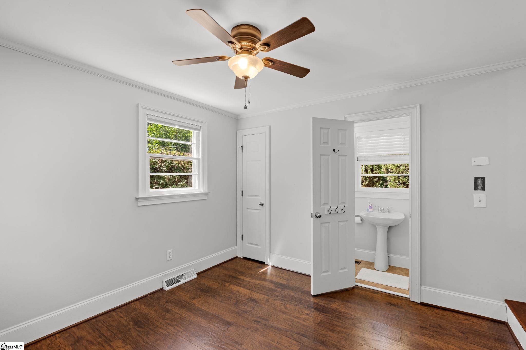 220 Buist Avenue Property Photo 14