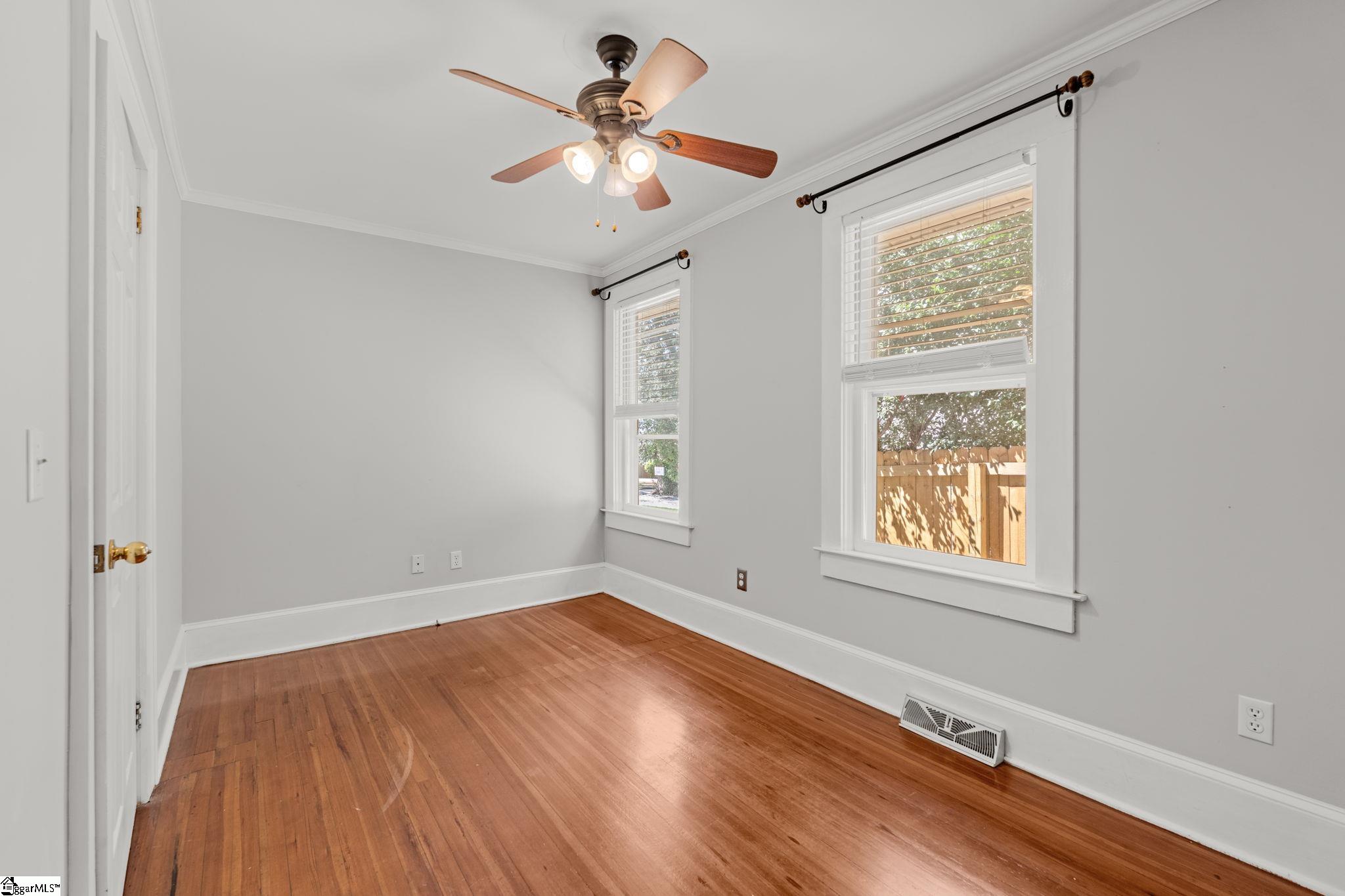 220 Buist Avenue Property Photo 18