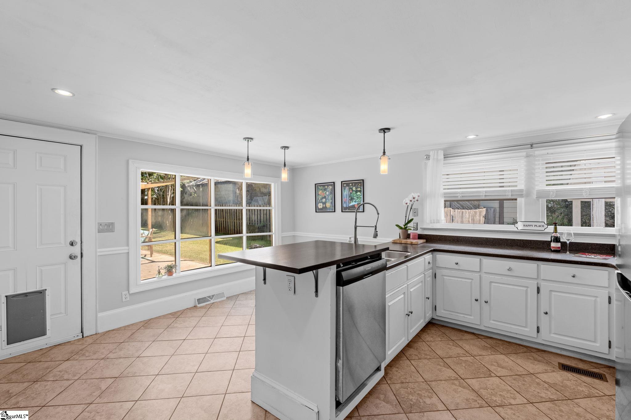 220 Buist Avenue Property Photo 19