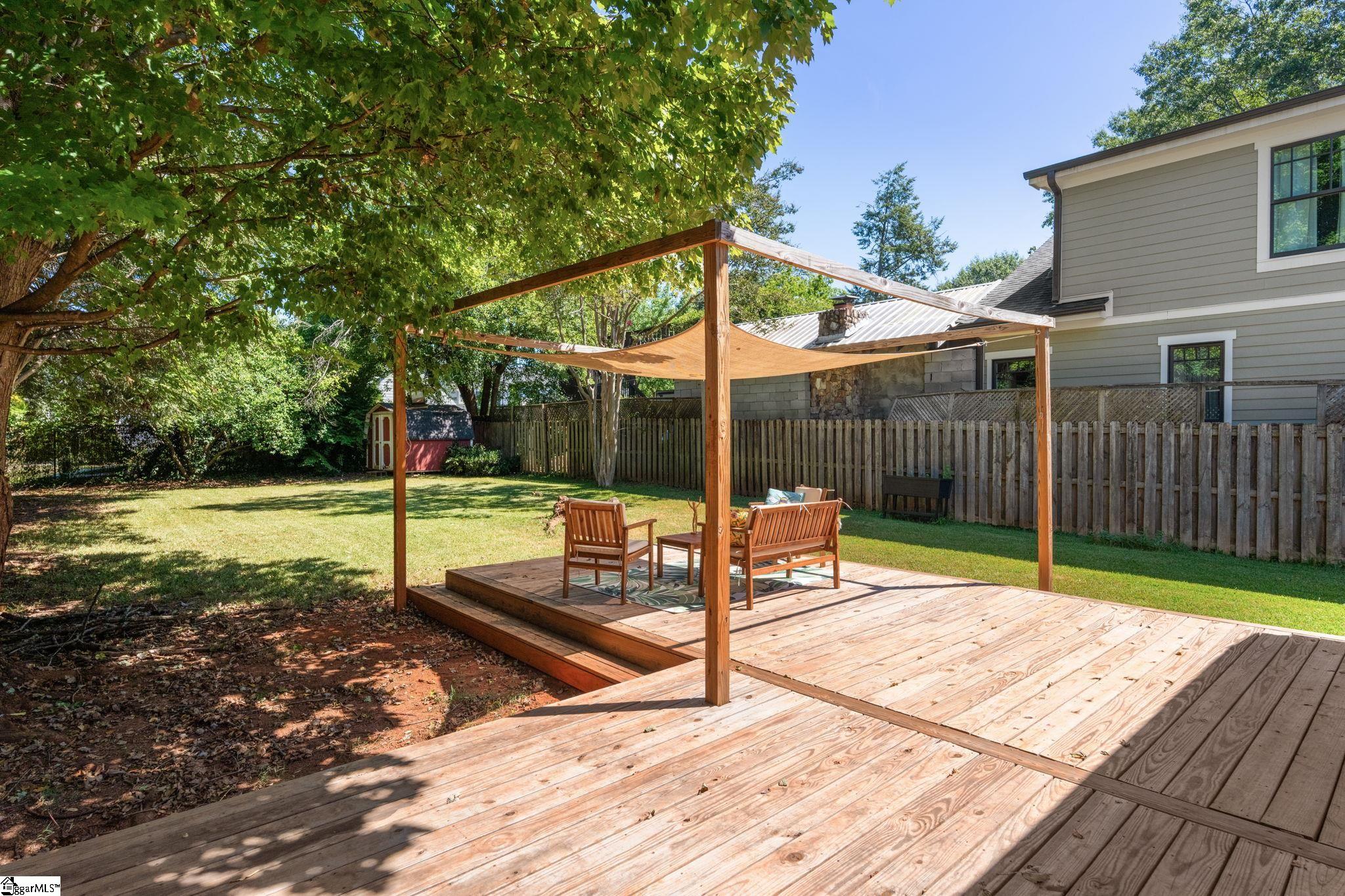 220 Buist Avenue Property Photo 34
