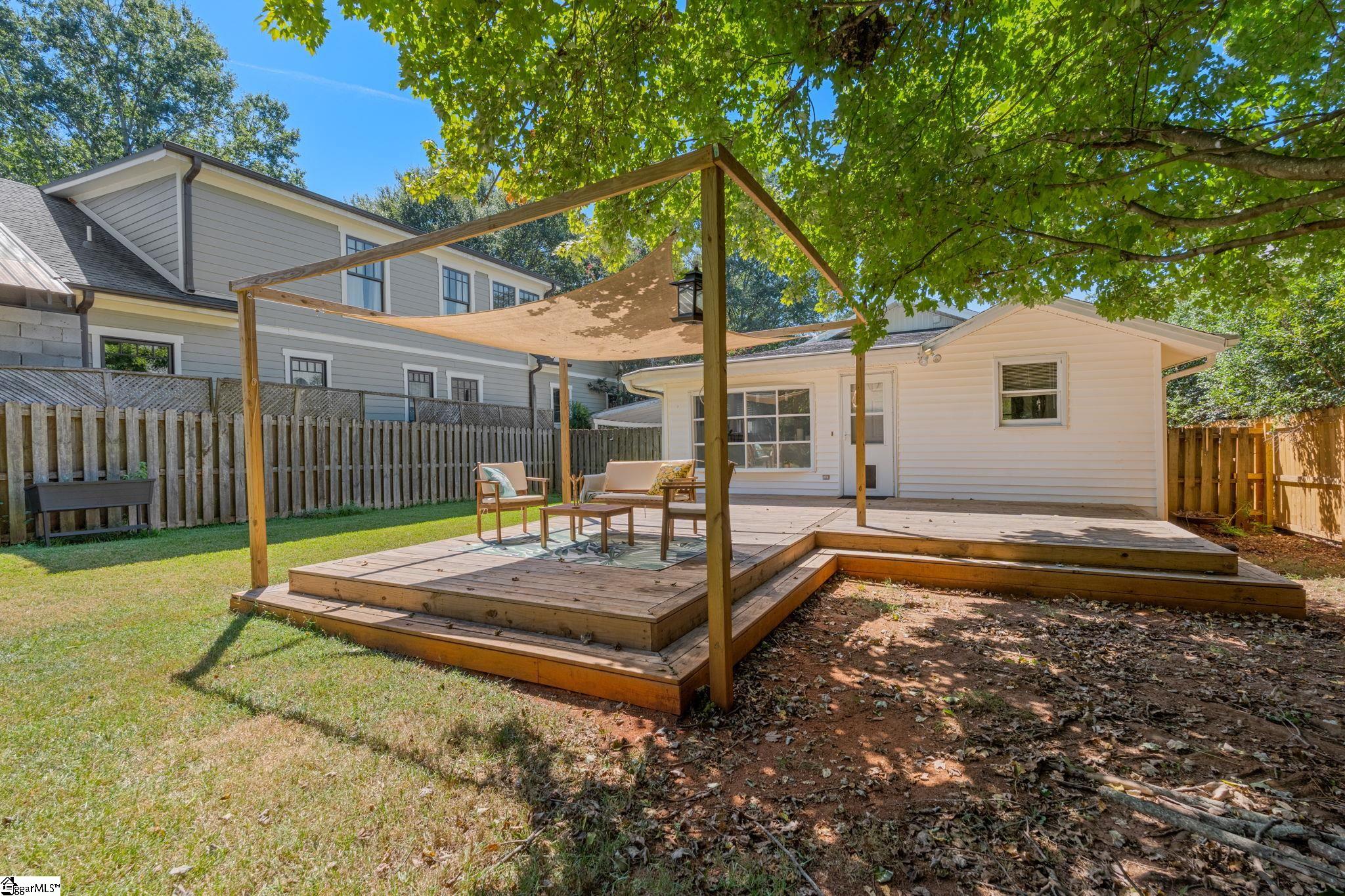 220 Buist Avenue Property Photo 39
