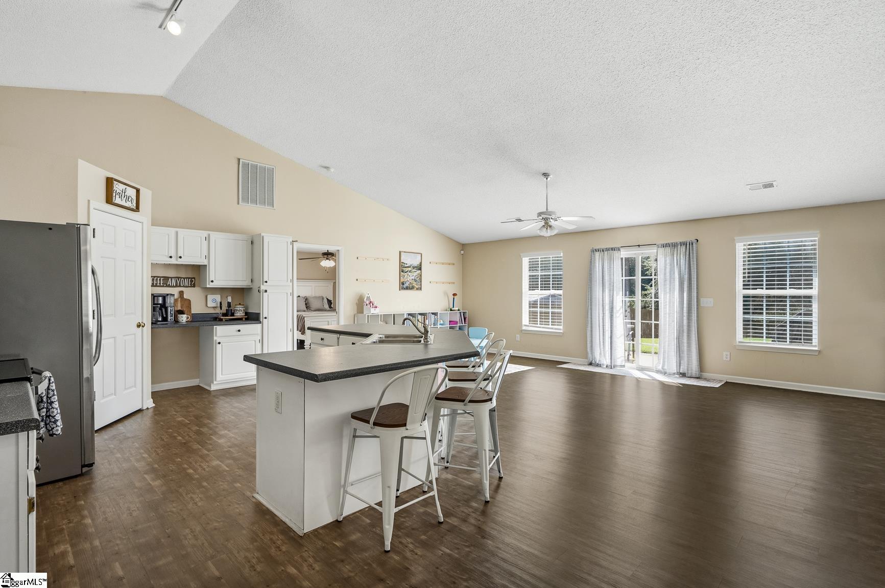 420 Lily Pond Lane Property Photo 10