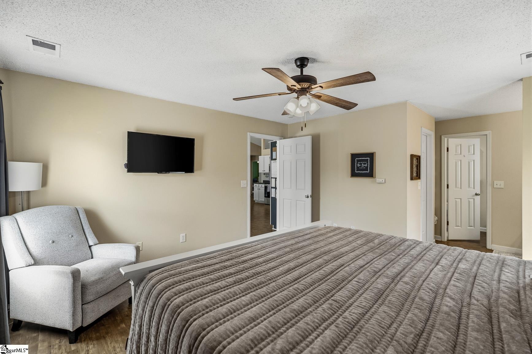 420 Lily Pond Lane Property Photo 22
