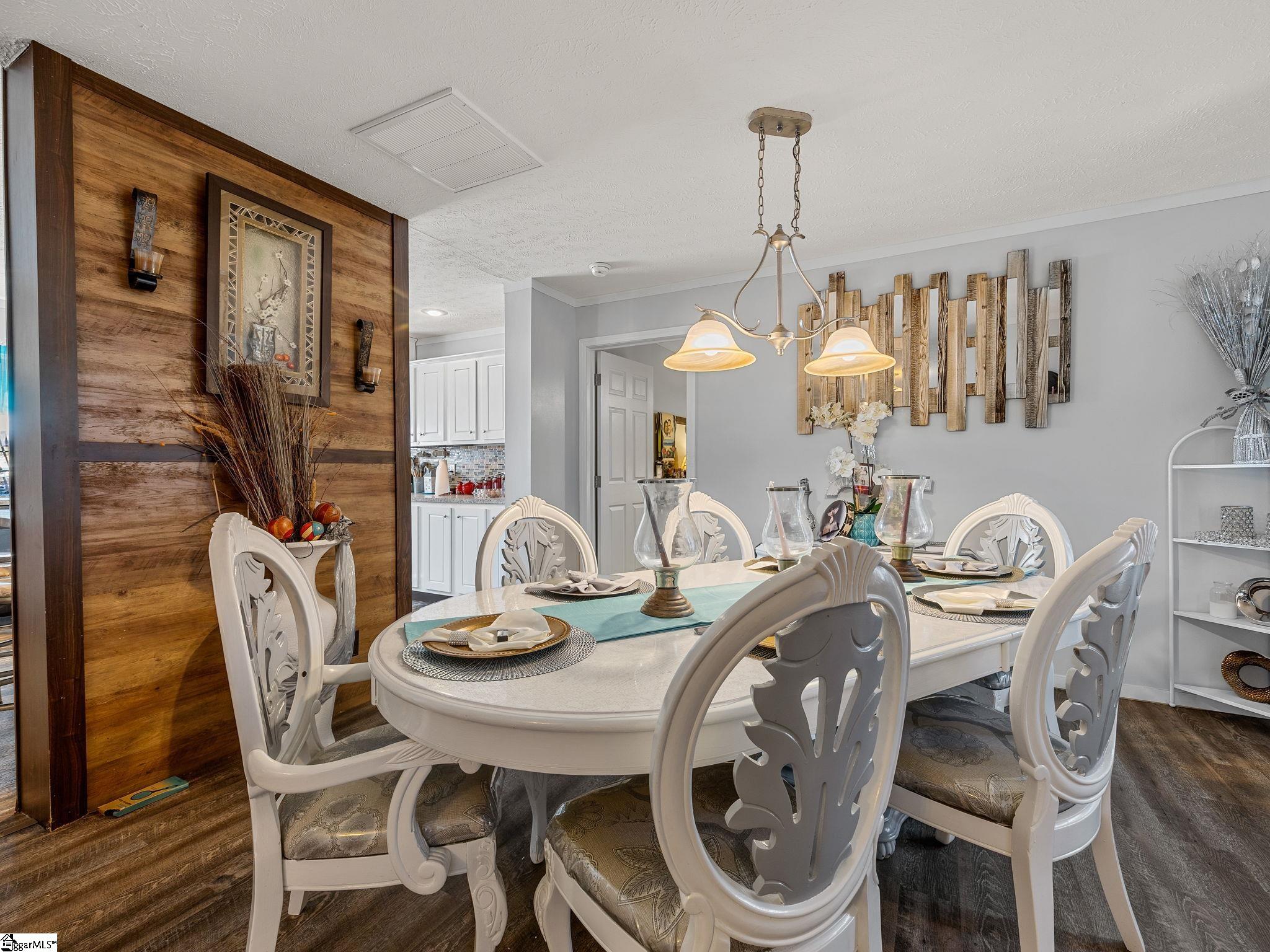 444 Summerland Drive Property Photo 4