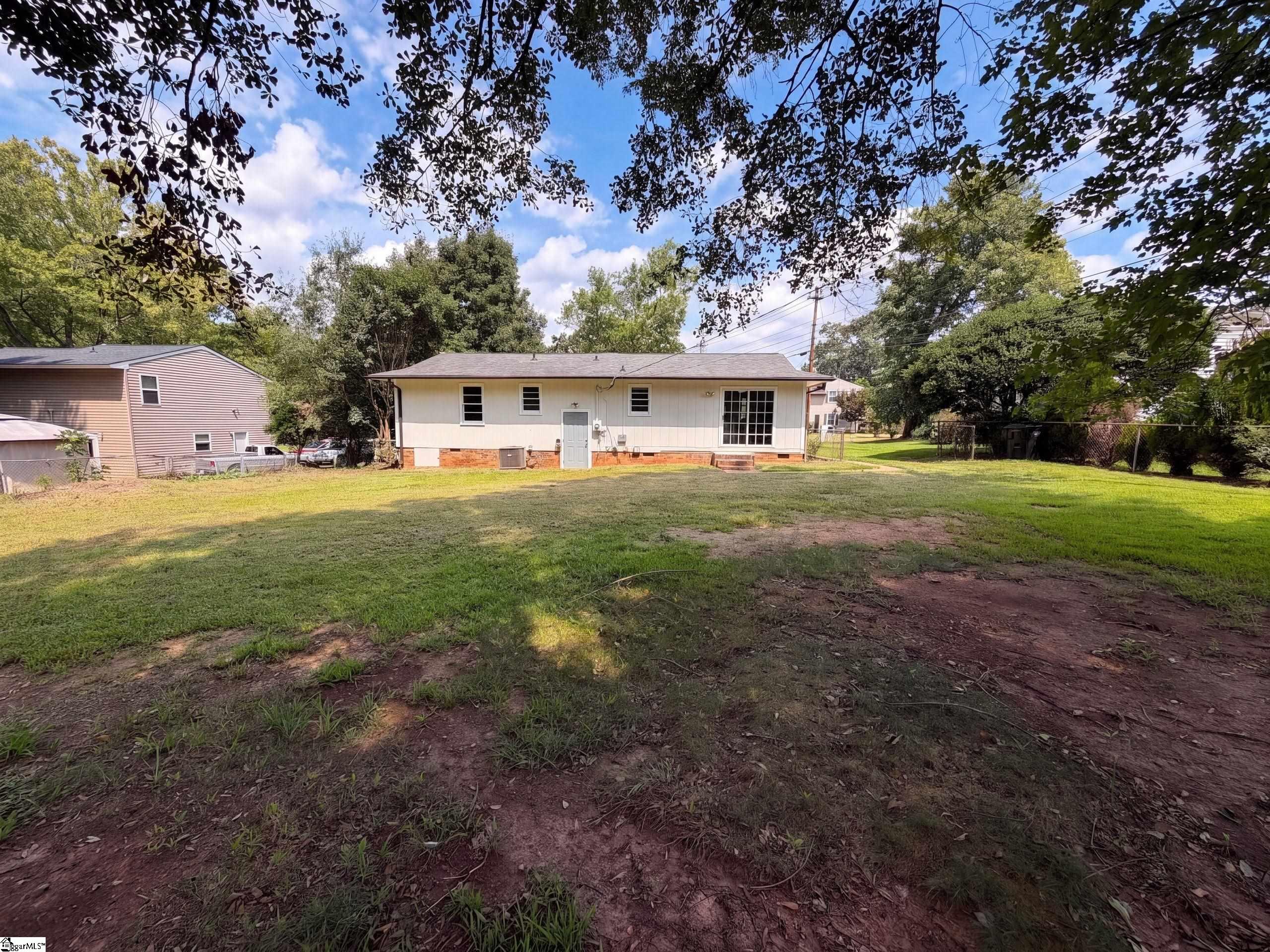 404 W Yellow Wood Drive Property Photo 5