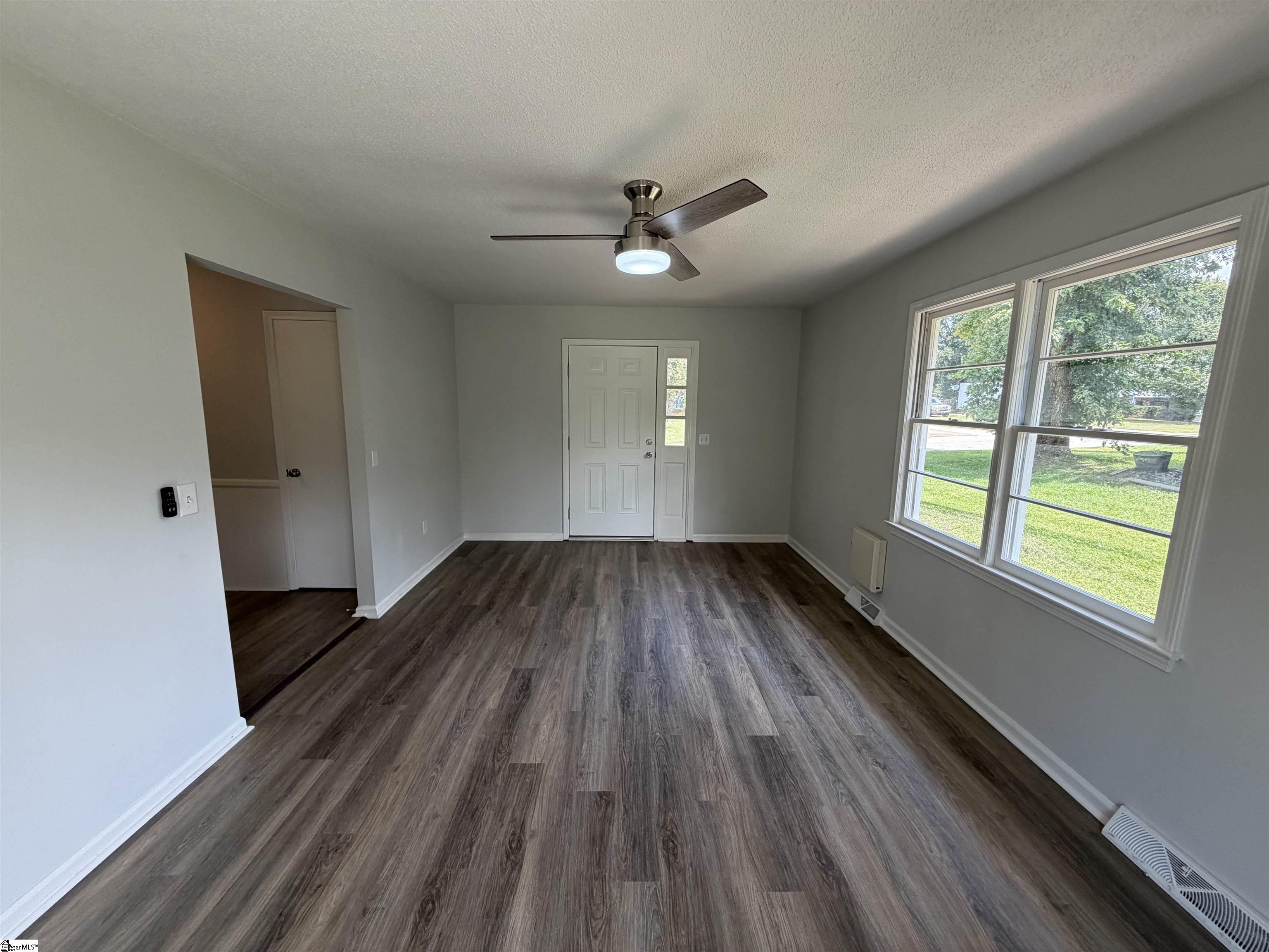 404 W Yellow Wood Drive Property Photo 8