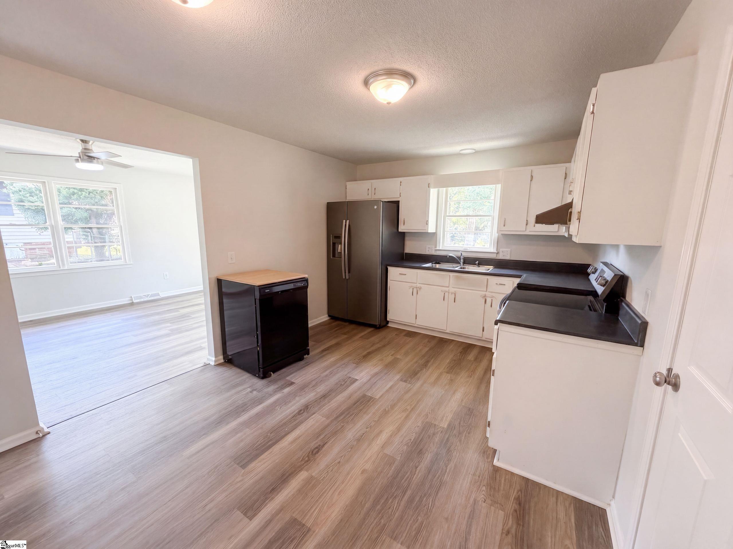404 W Yellow Wood Drive Property Photo 10