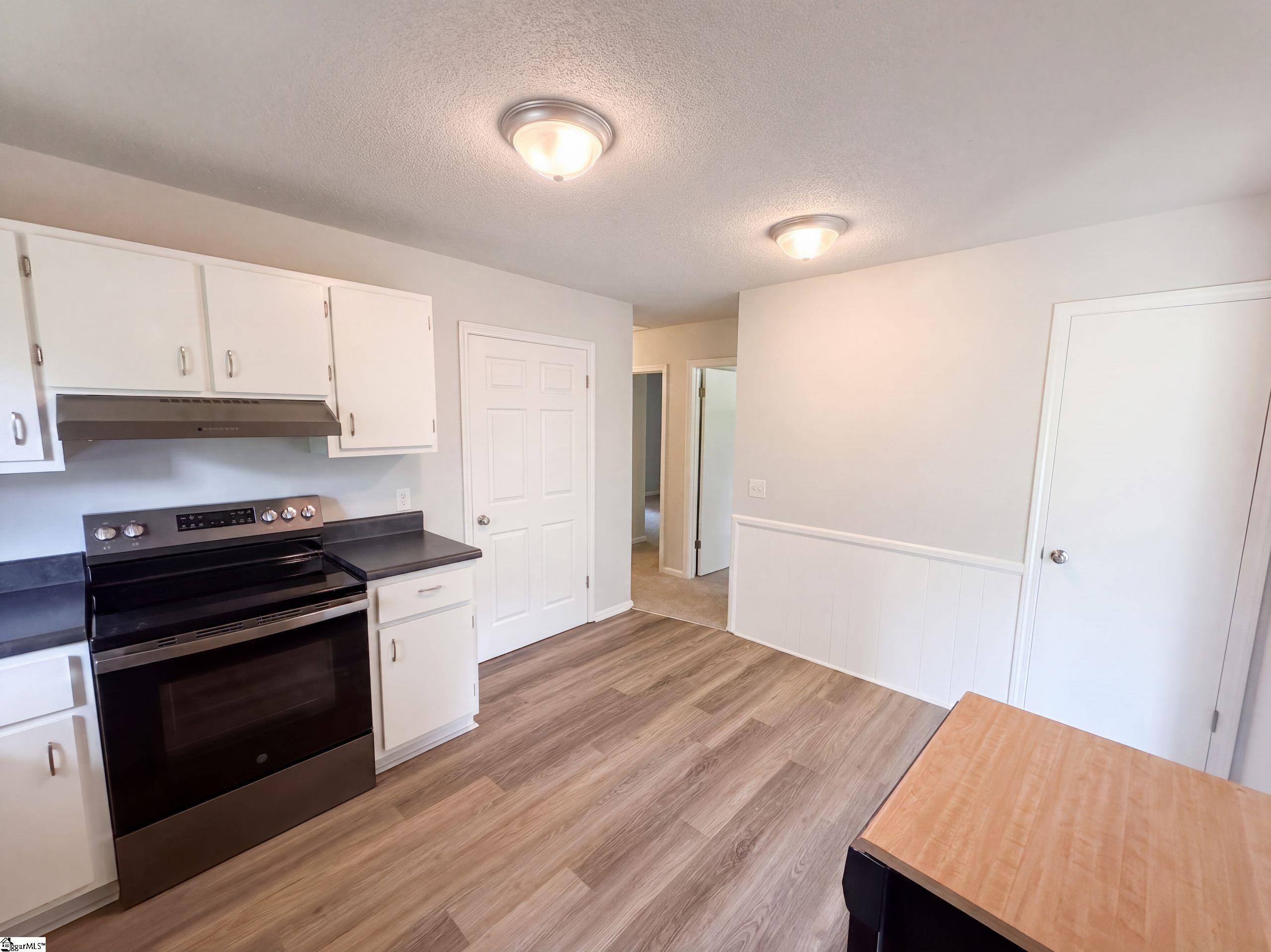 404 W Yellow Wood Drive Property Photo 11