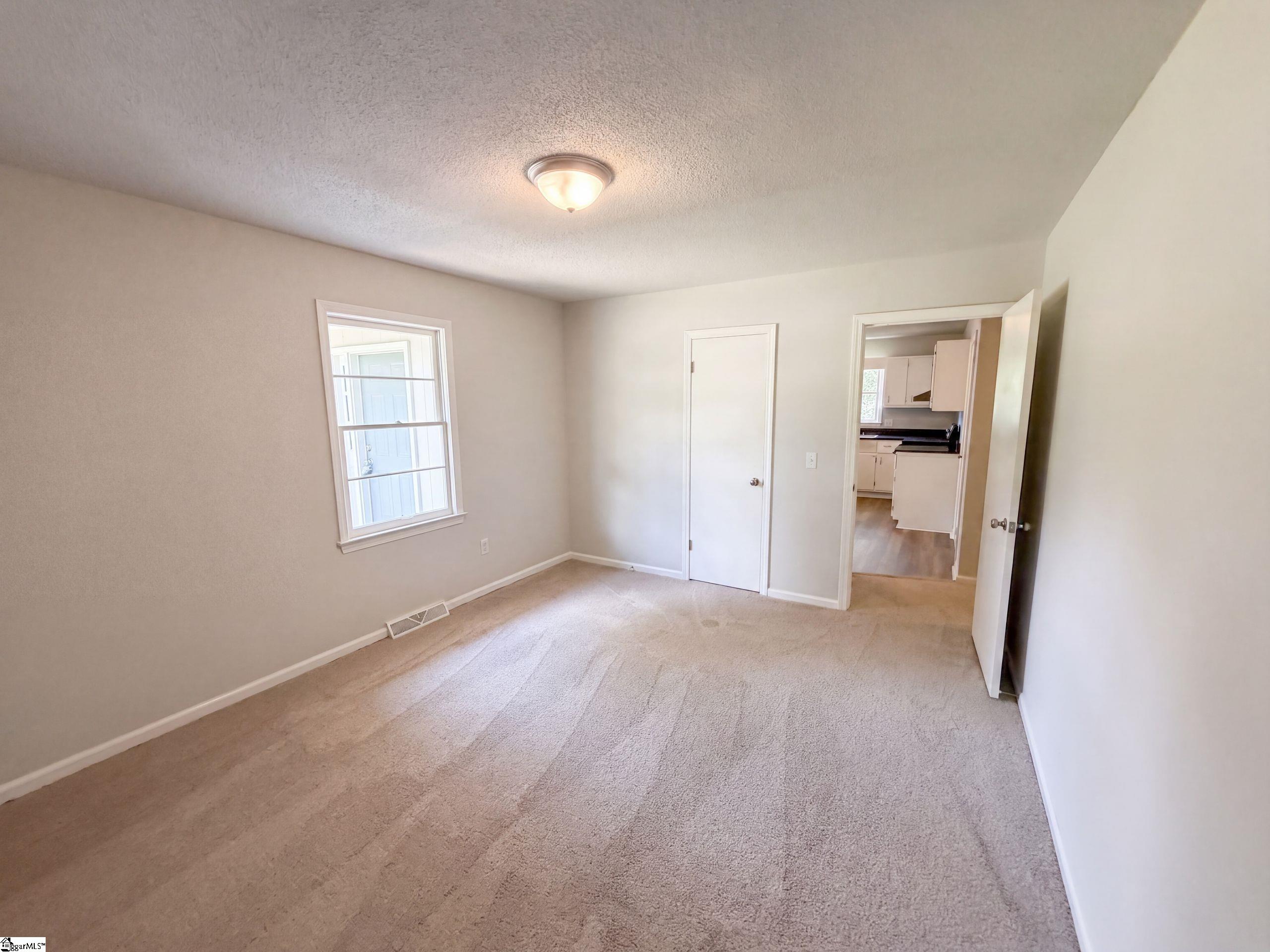 404 W Yellow Wood Drive Property Photo 13