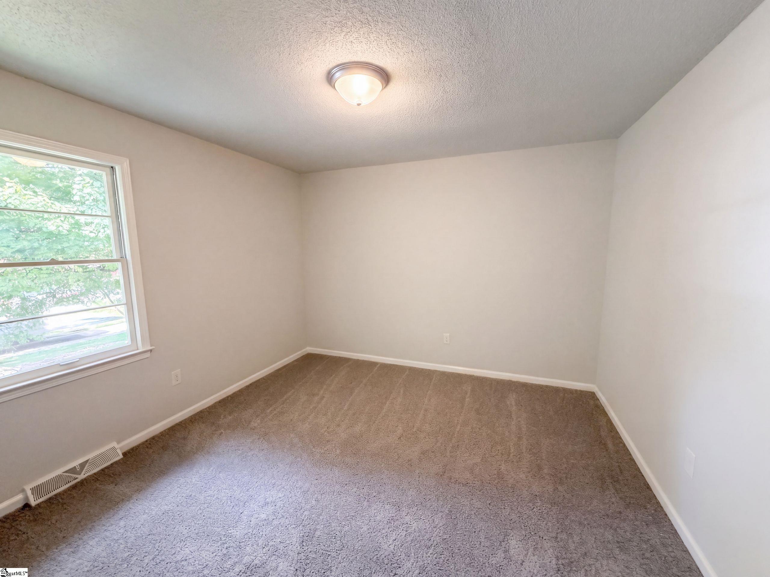 404 W Yellow Wood Drive Property Photo 15