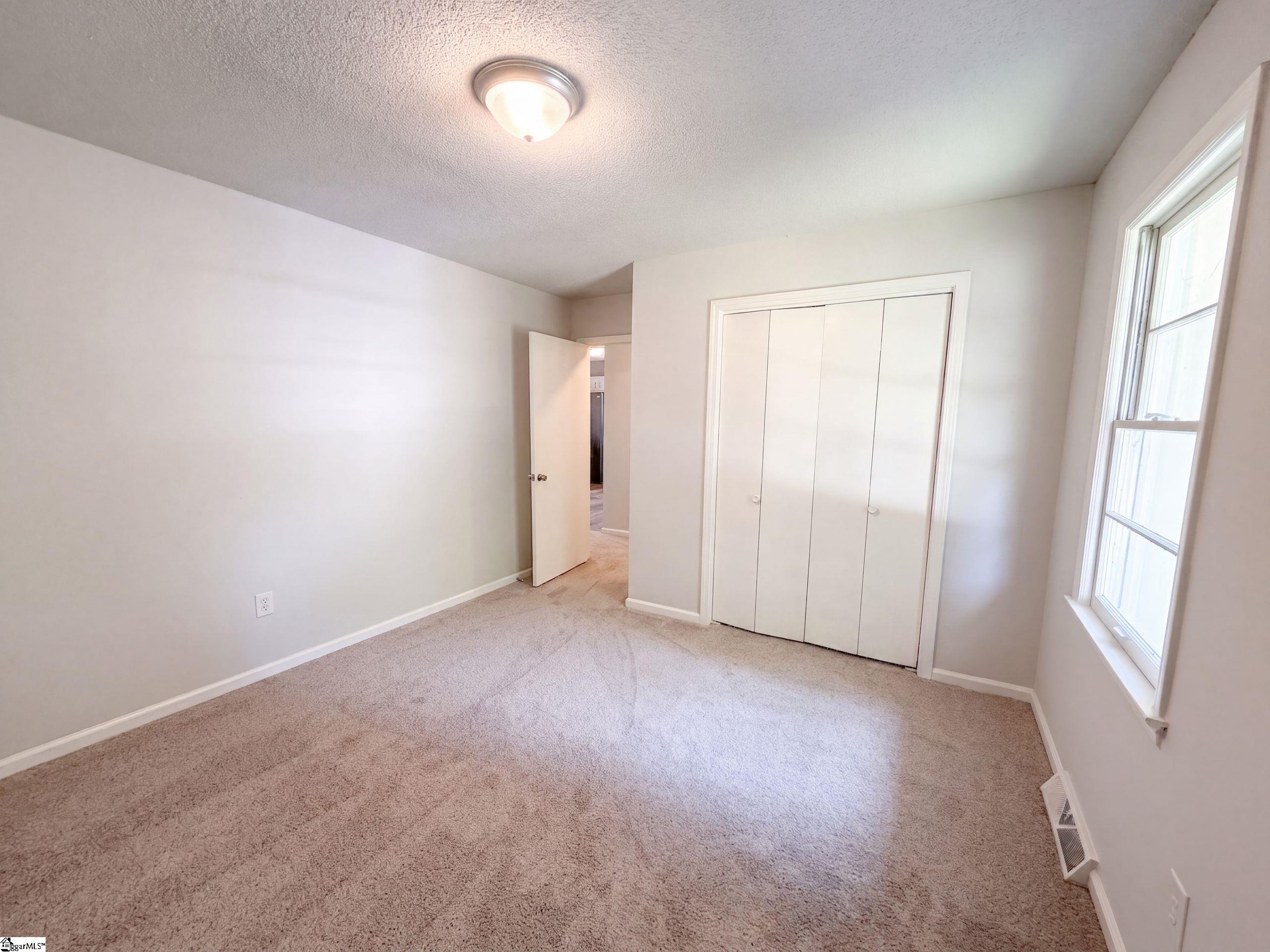 404 W Yellow Wood Drive Property Photo 17