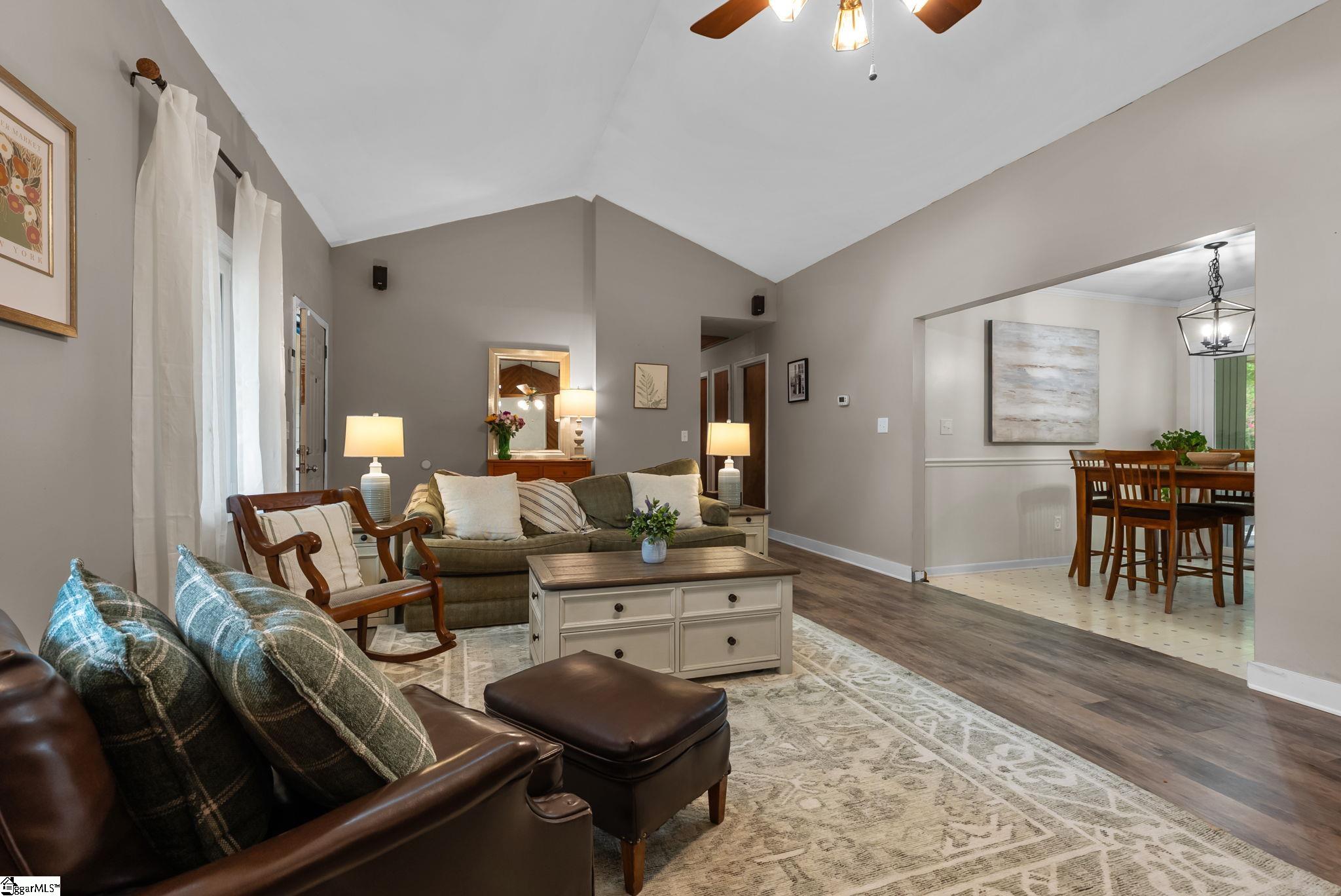 205 Mountain Chase Property Photo 8