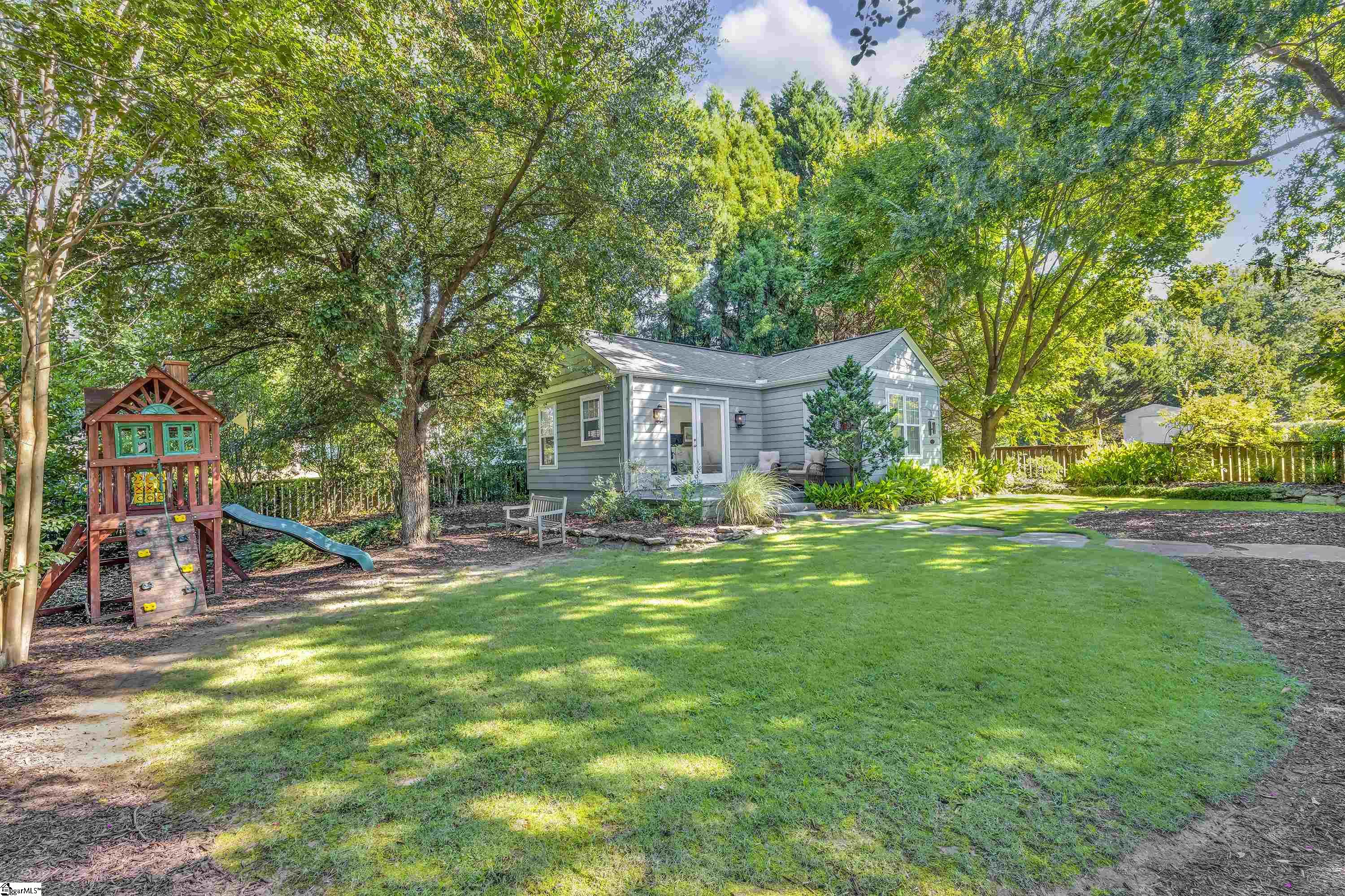 201 Brookwood Drive Property Photo 2