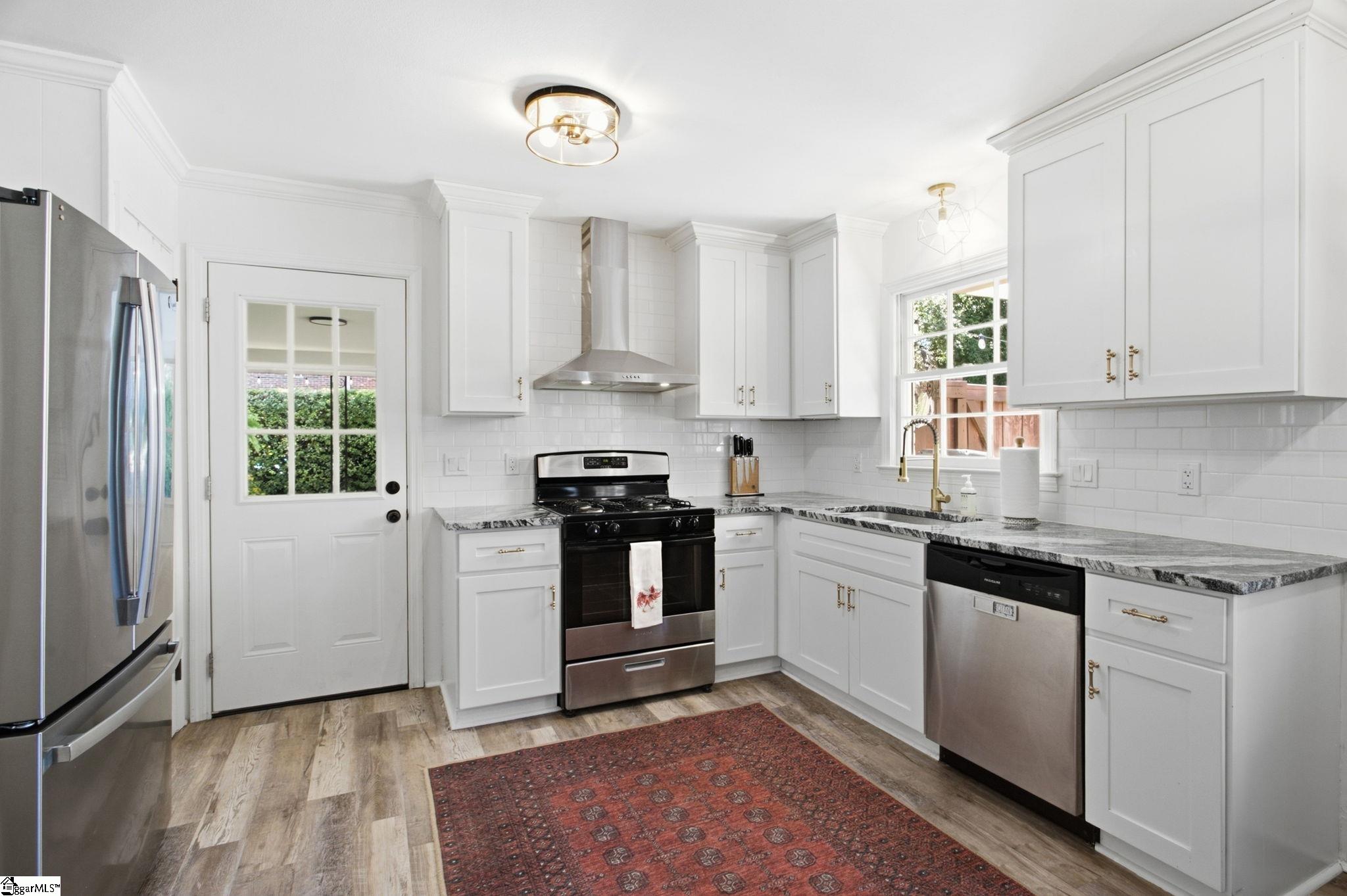 41 Dagenham Drive Property Photo 11