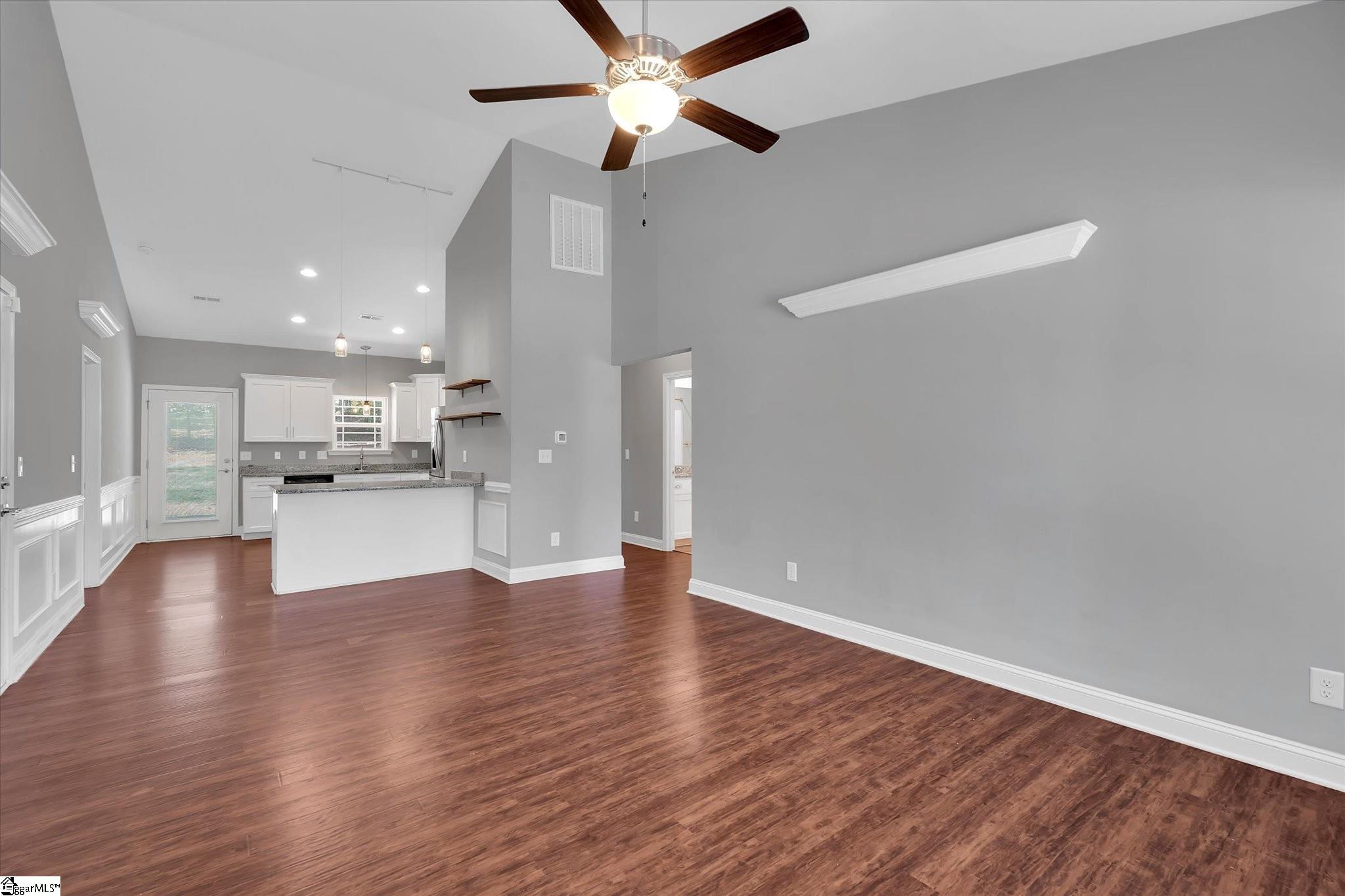426 Wood Street Property Photo 5