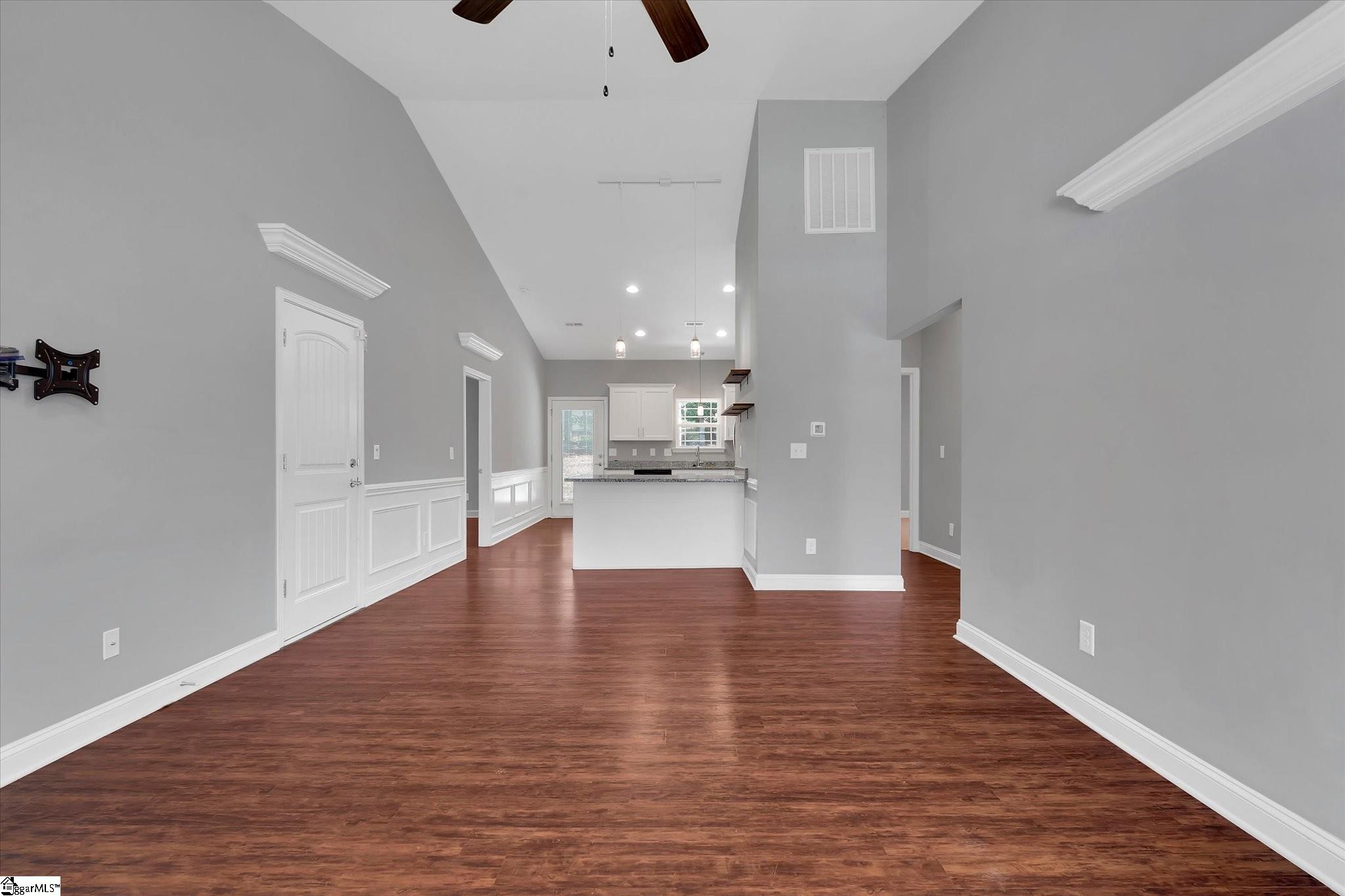 426 Wood Street Property Photo 6