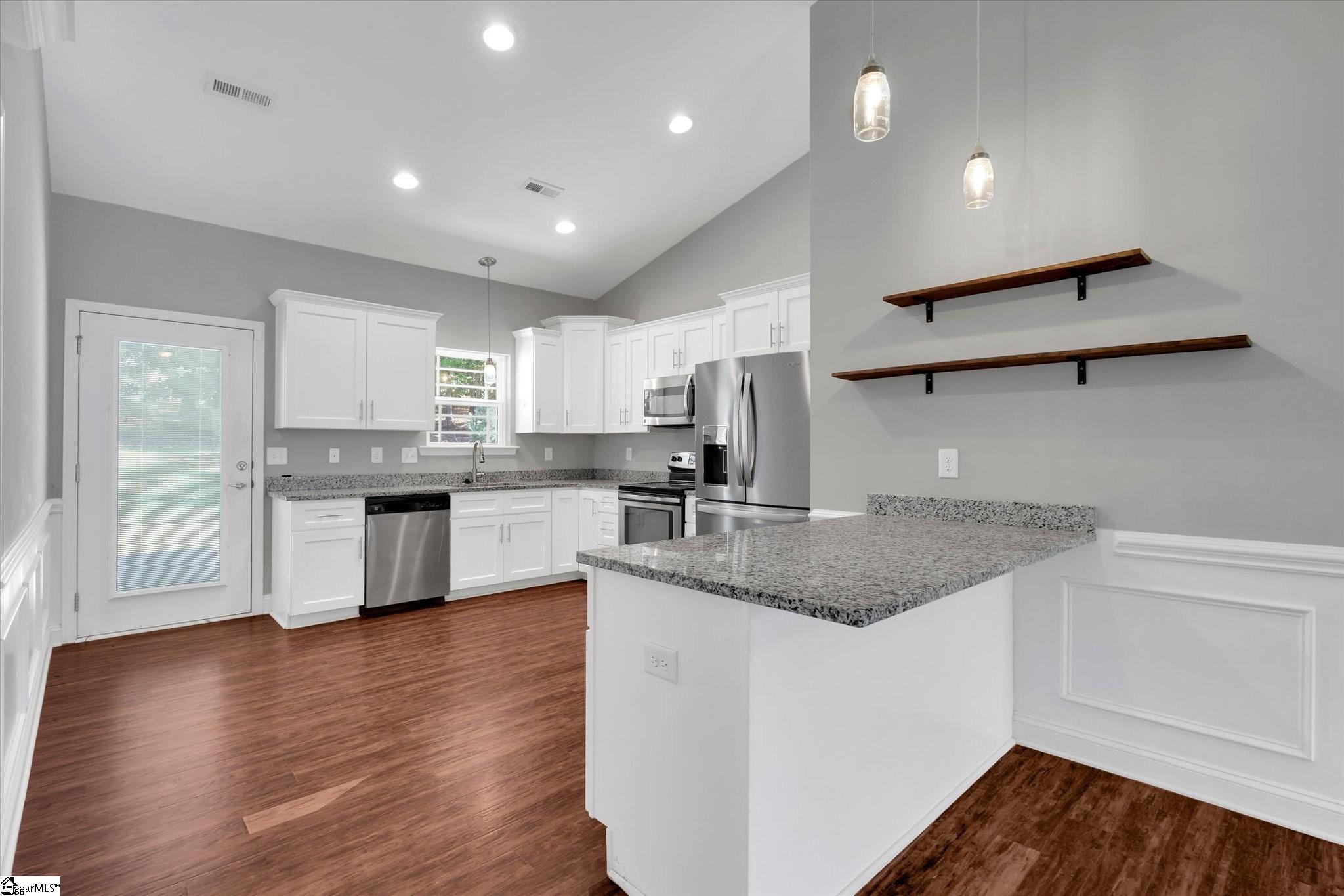 426 Wood Street Property Photo 9