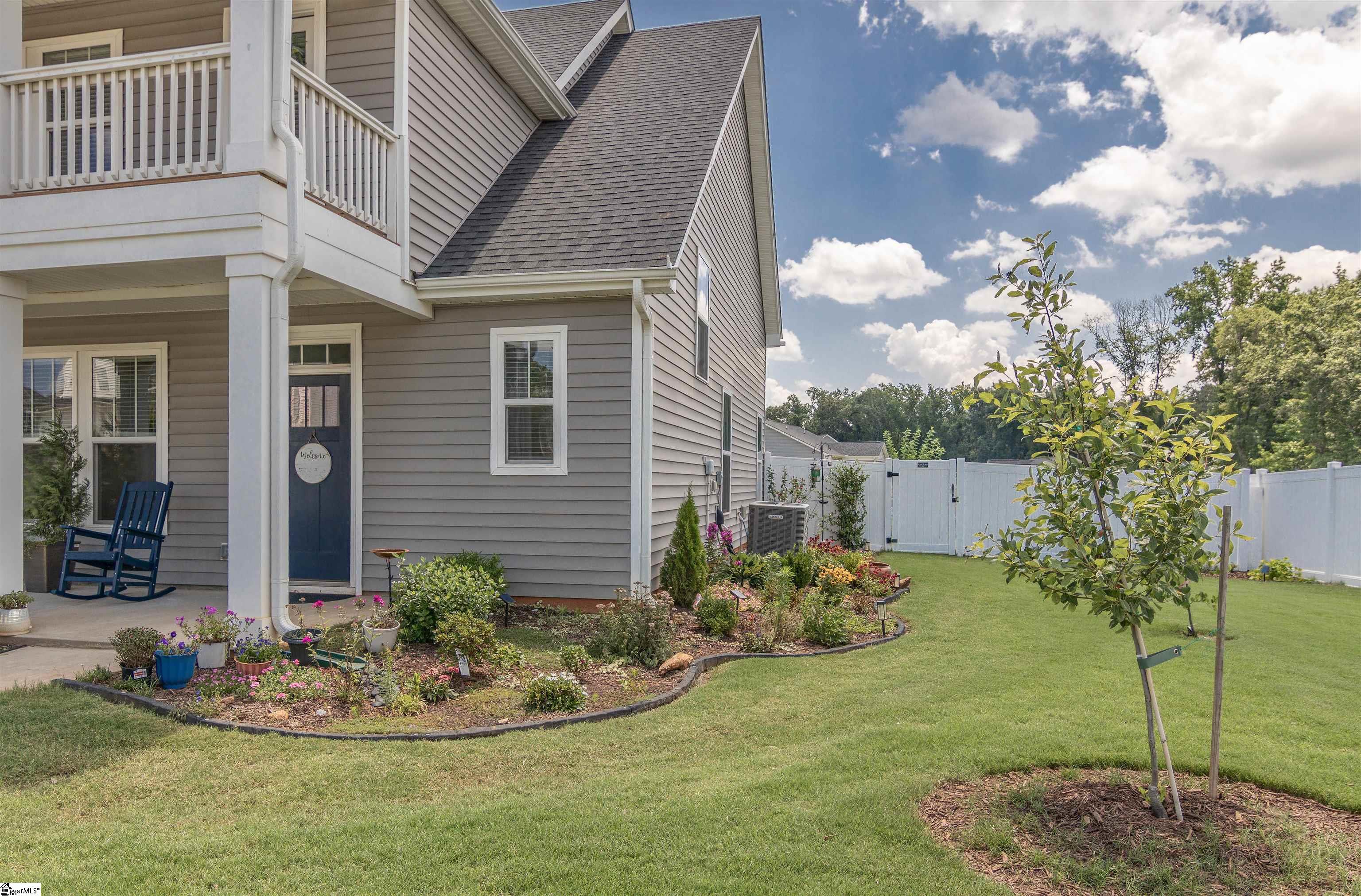 701 Oak Hill Lane Property Photo 4