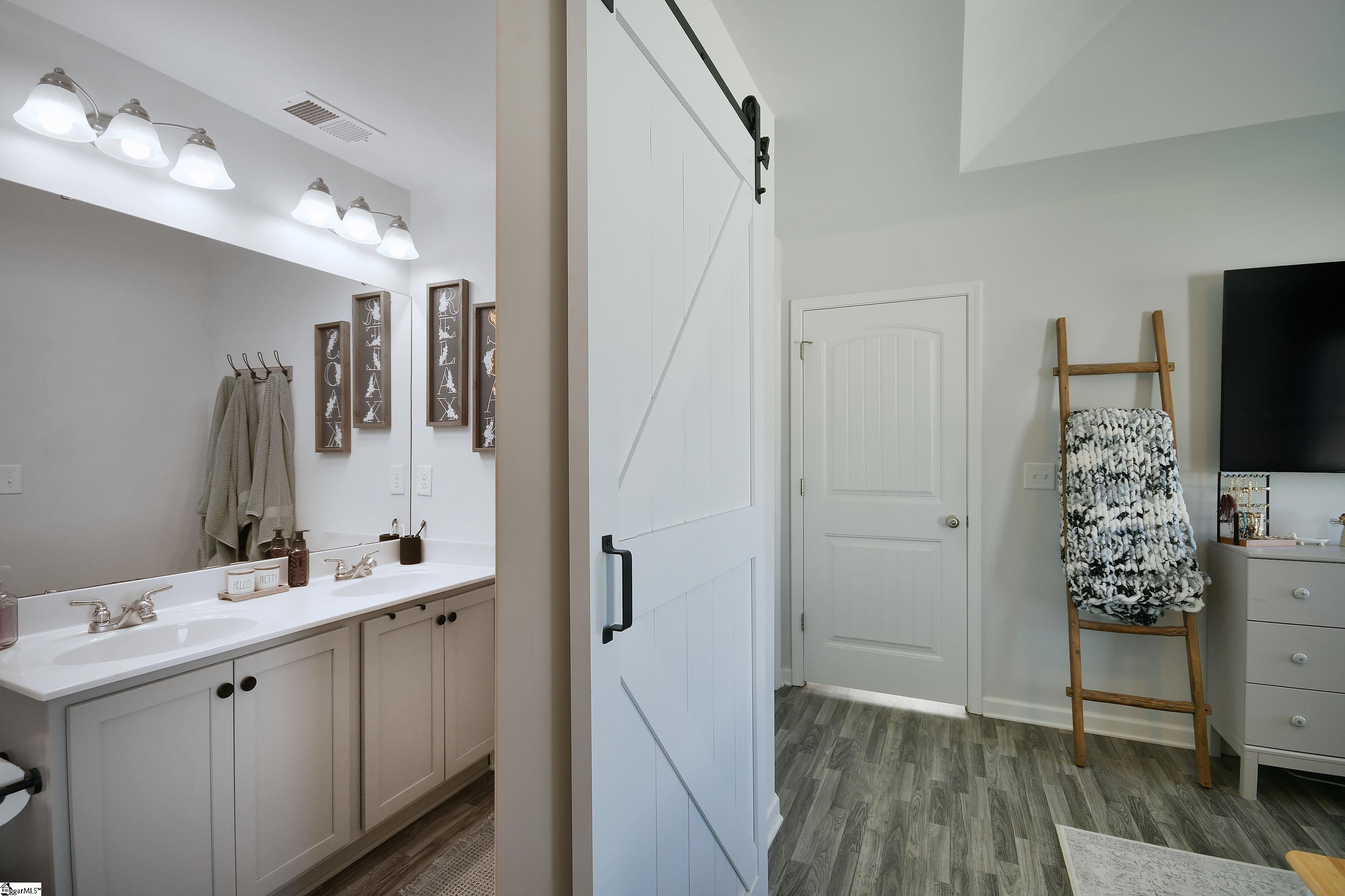 105 Royal Pine Way Property Photo 13