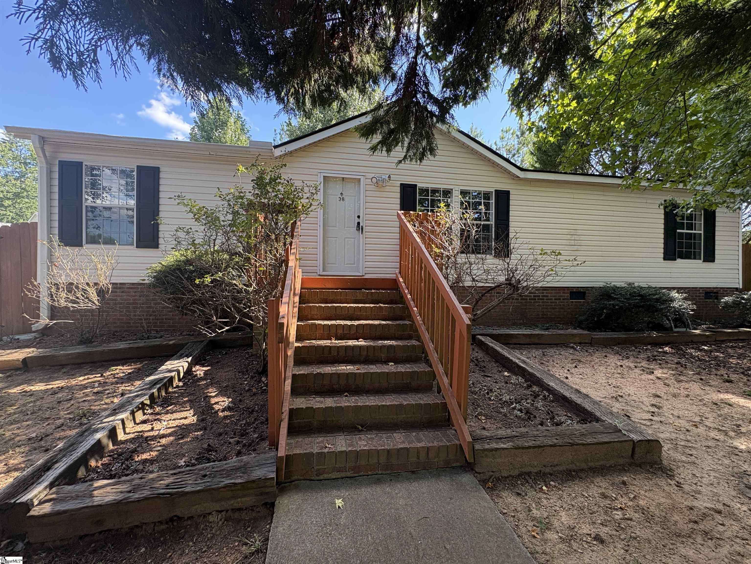 38 Raisinwood Drive Property Photo 2