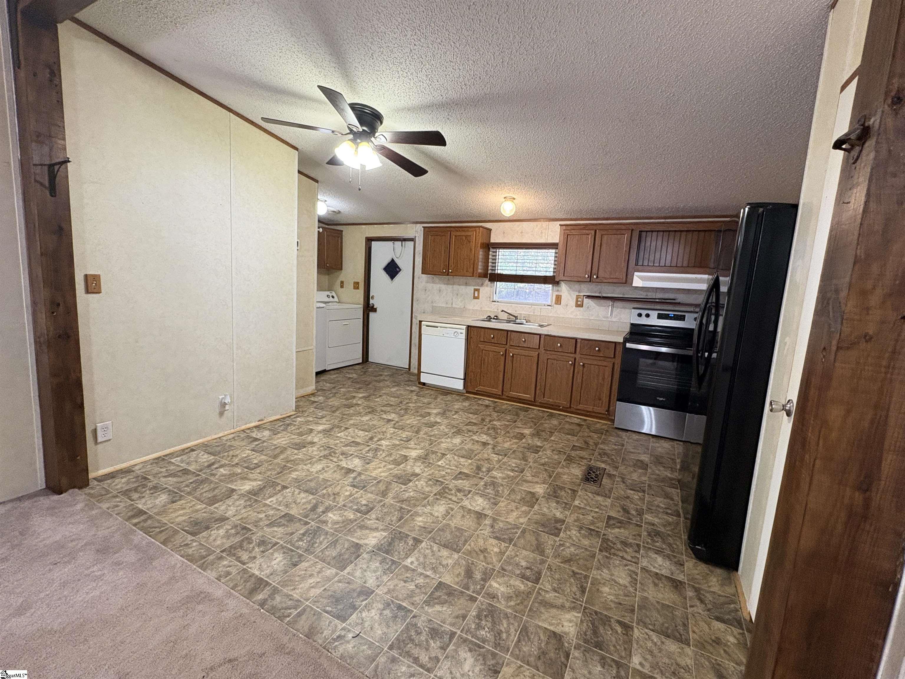 38 Raisinwood Drive Property Photo 6