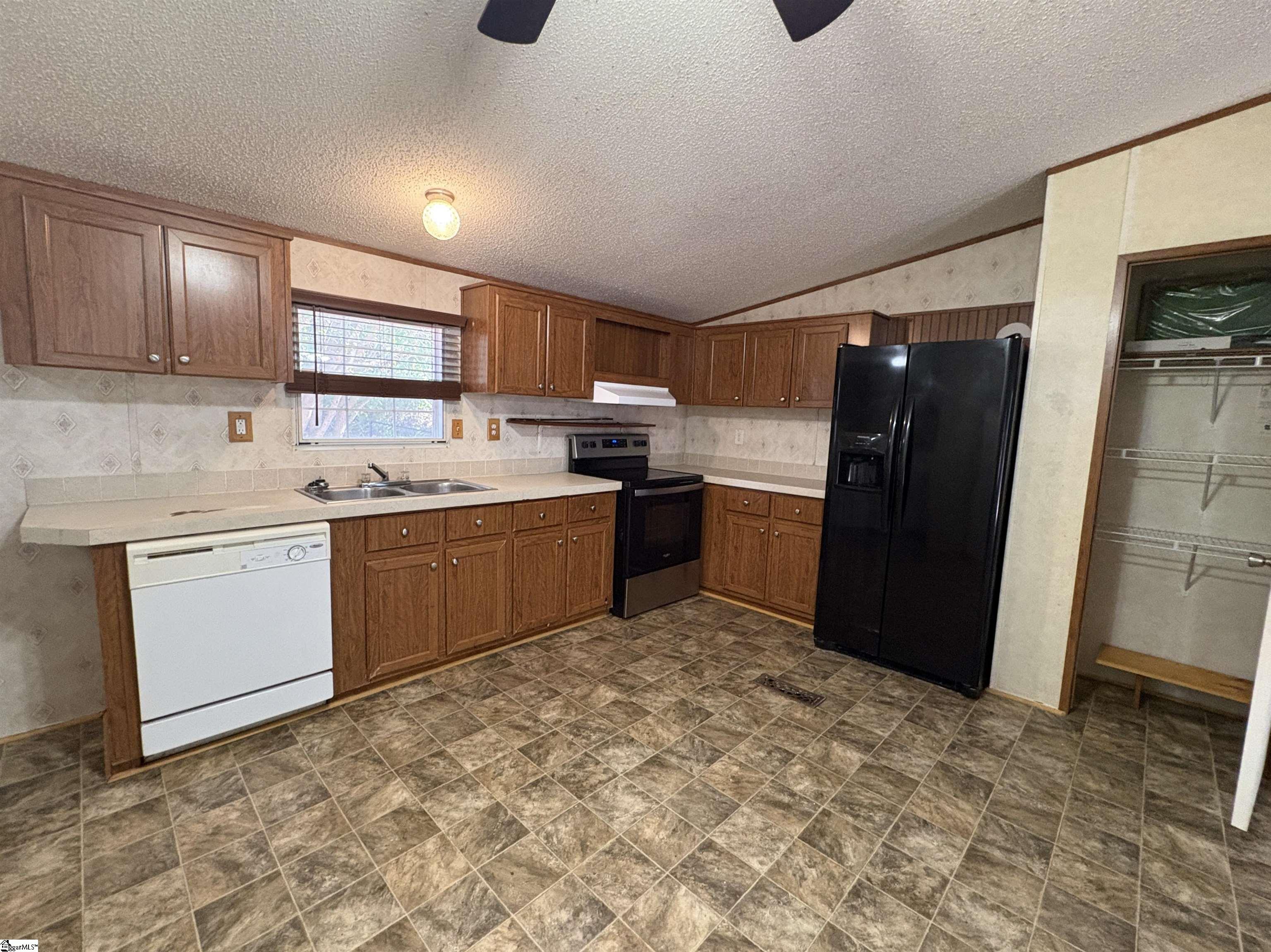 38 Raisinwood Drive Property Photo 7