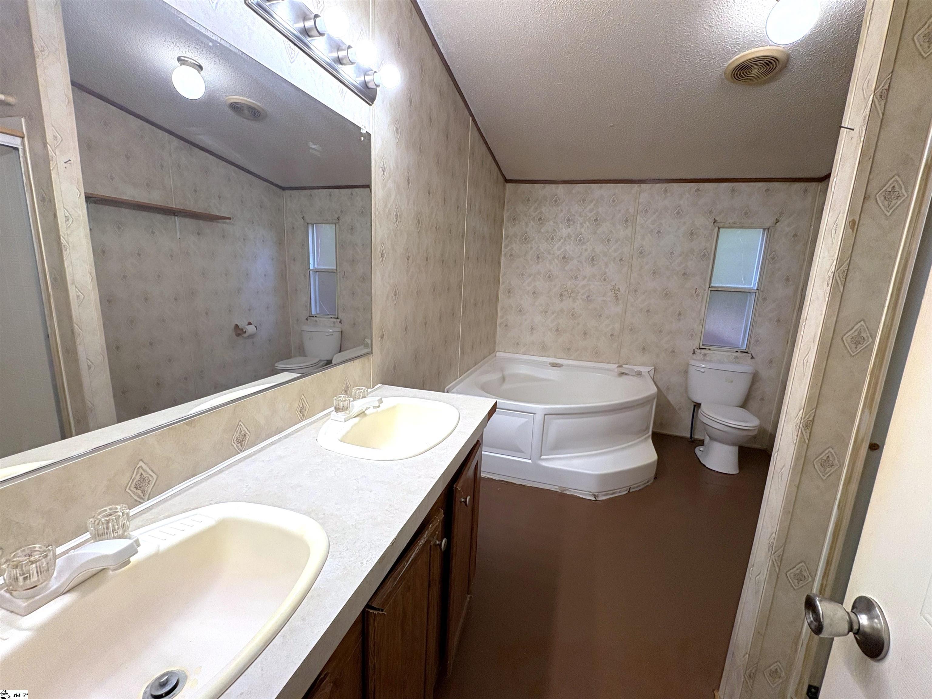 38 Raisinwood Drive Property Photo 18