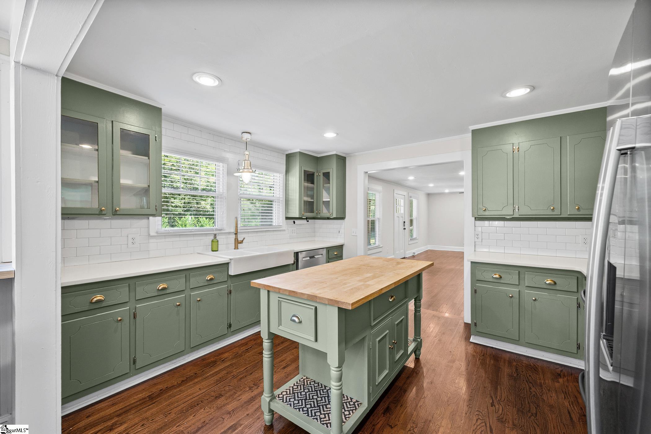 4405 Old Buncombe Road Property Photo 8