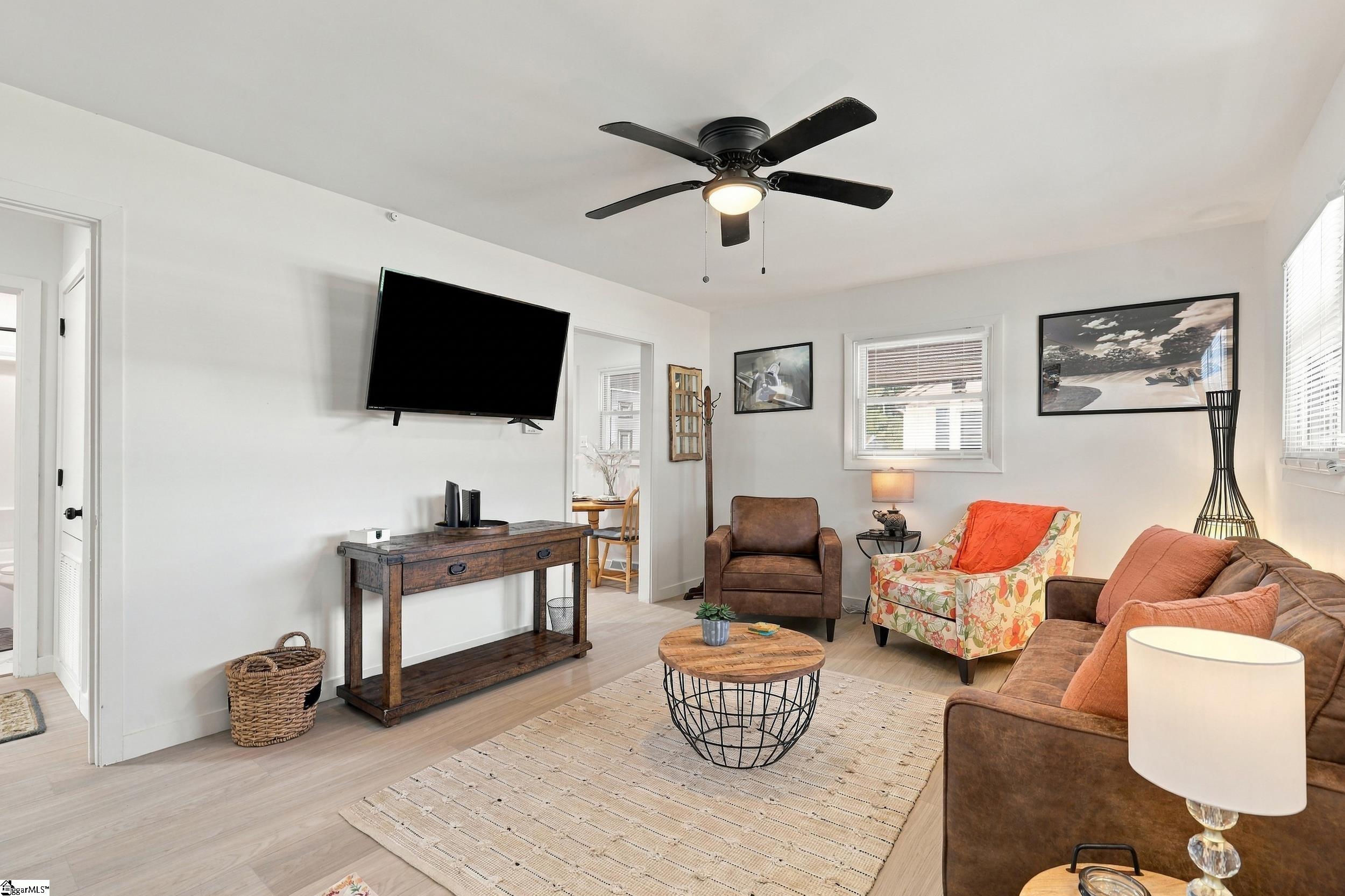 2318 S Mcduffie Street Property Photo 4