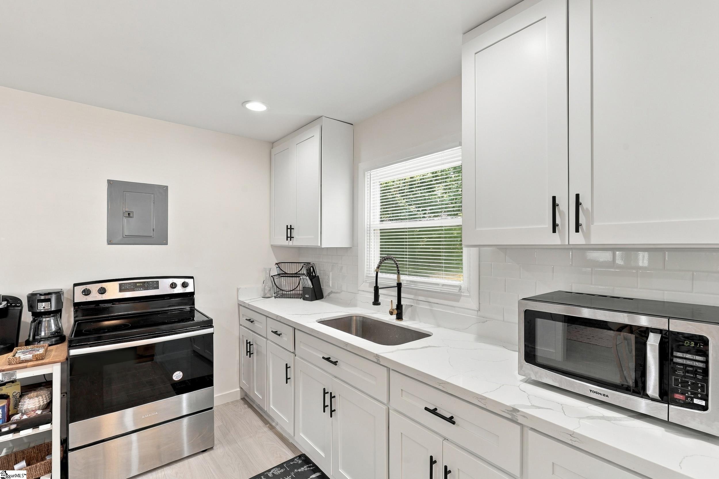2318 S Mcduffie Street Property Photo 10