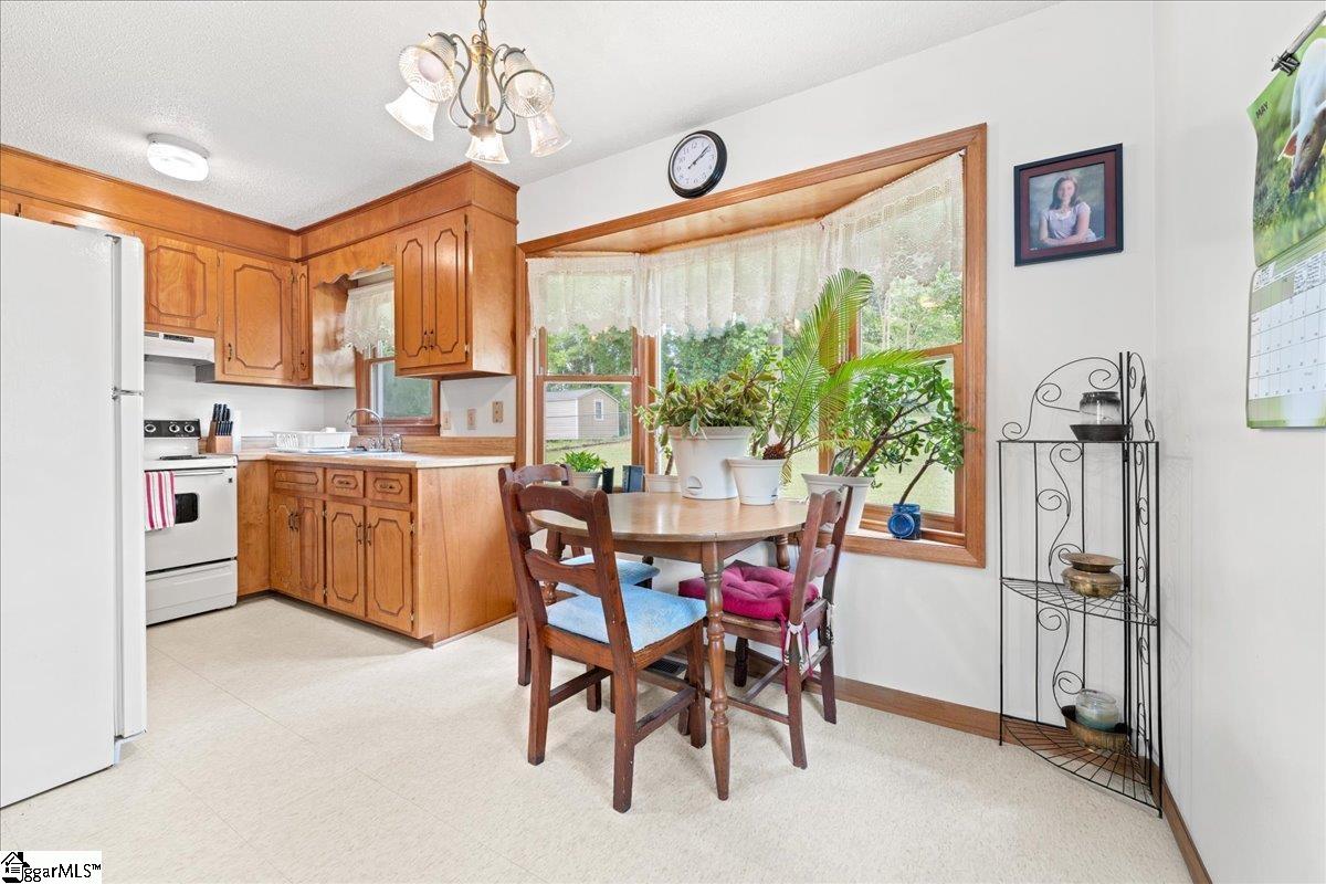 8 Cross Street Property Photo 8
