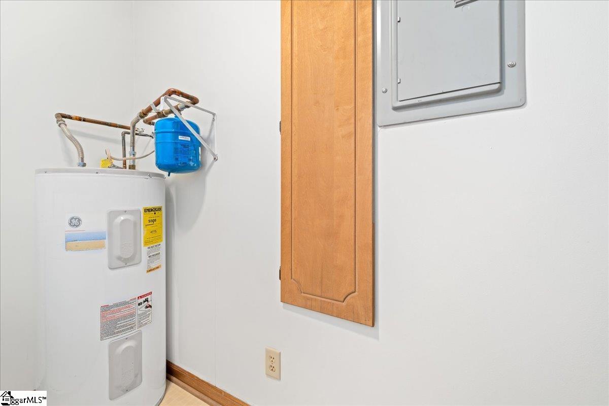 8 Cross Street Property Photo 14