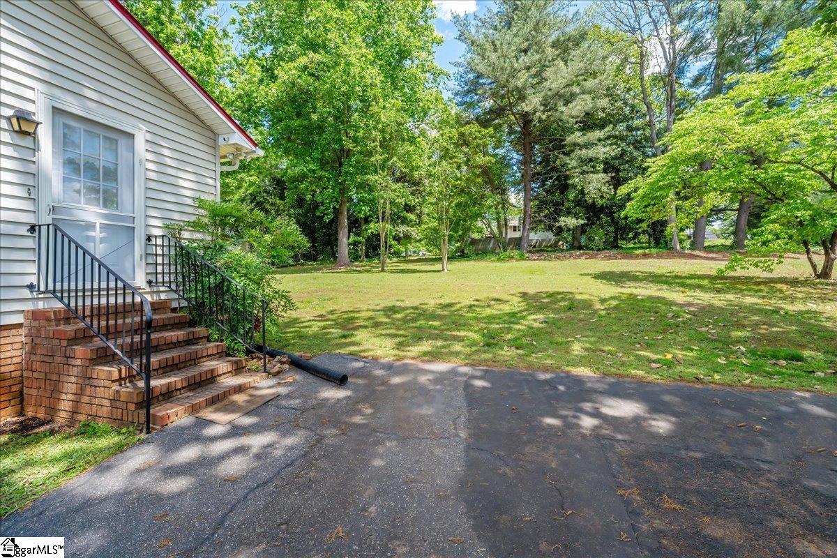 8 Cross Street Property Photo 23