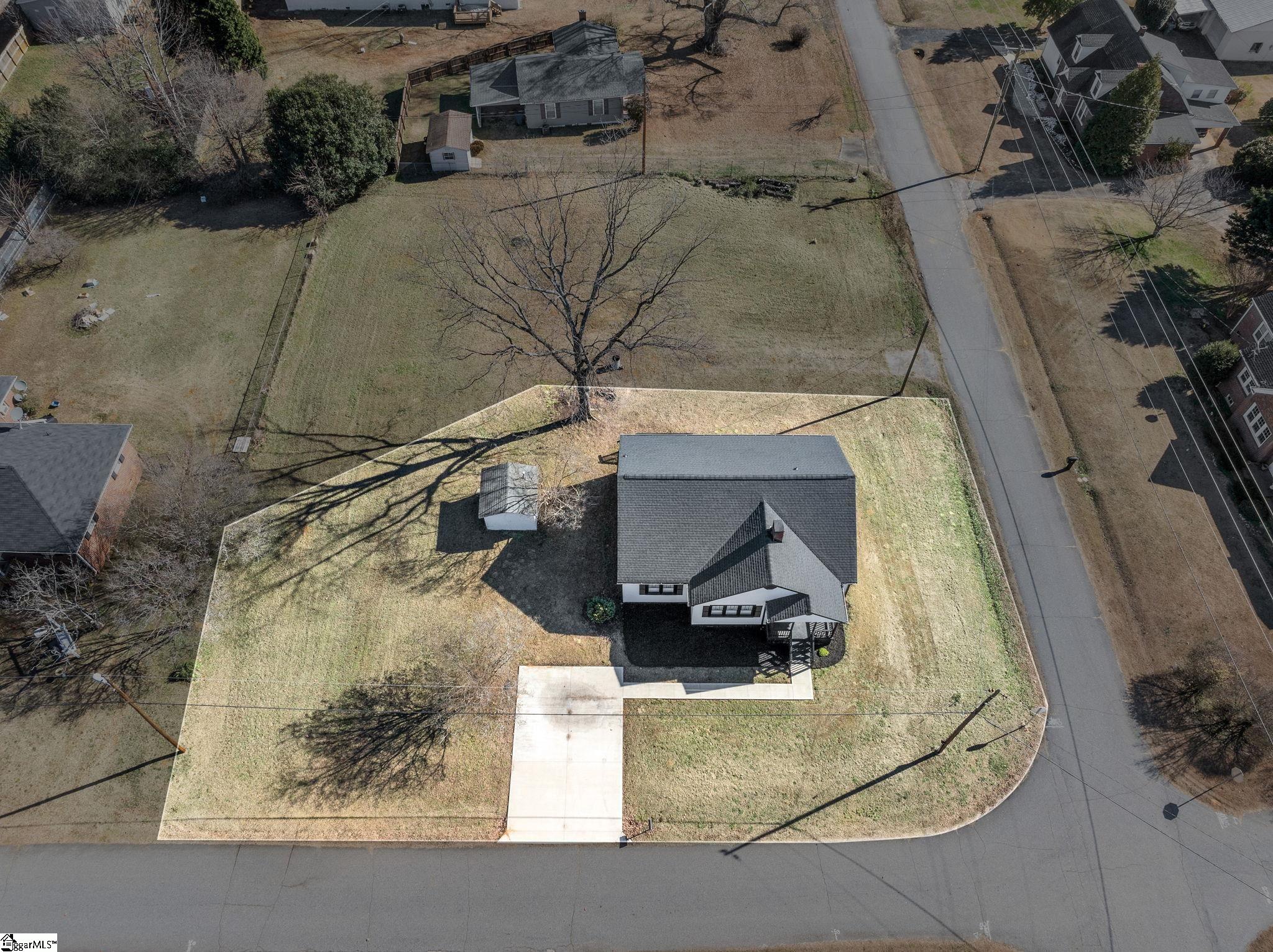 129 Spring Street Property Photo 3