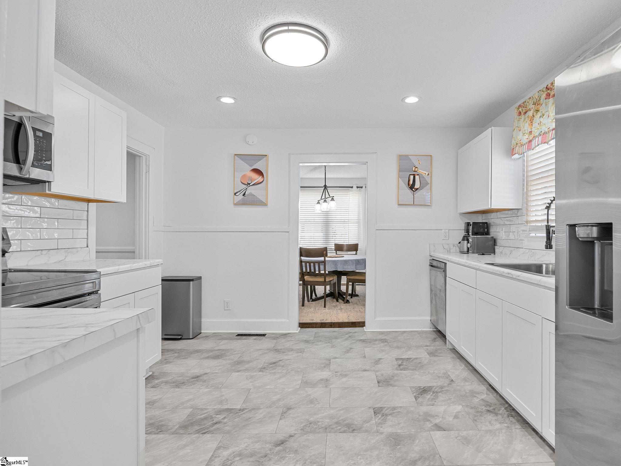 129 Spring Street Property Photo 4