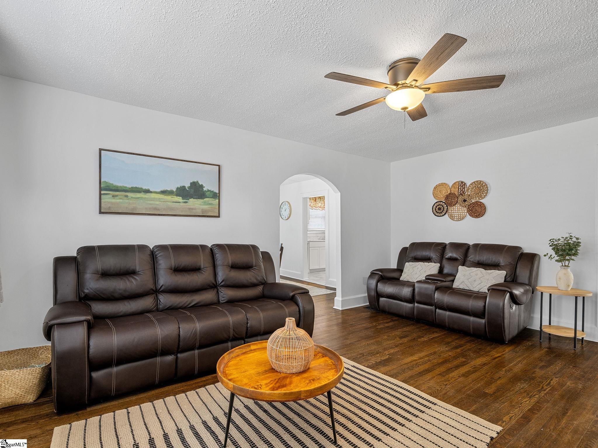 129 Spring Street Property Photo 5