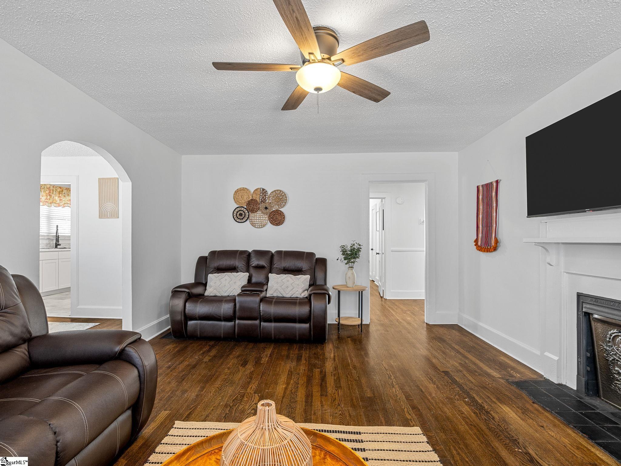 129 Spring Street Property Photo 6