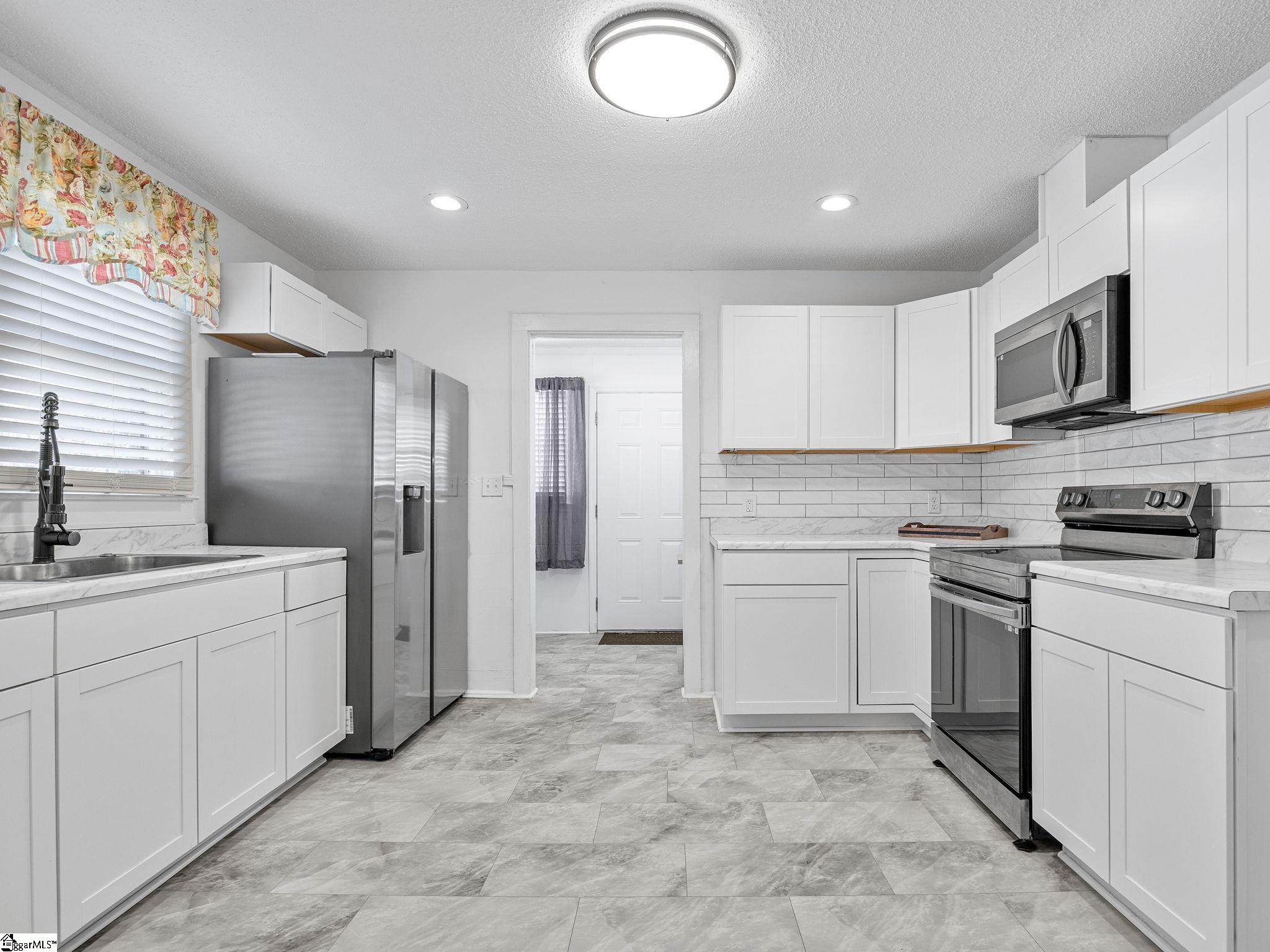 129 Spring Street Property Photo 8