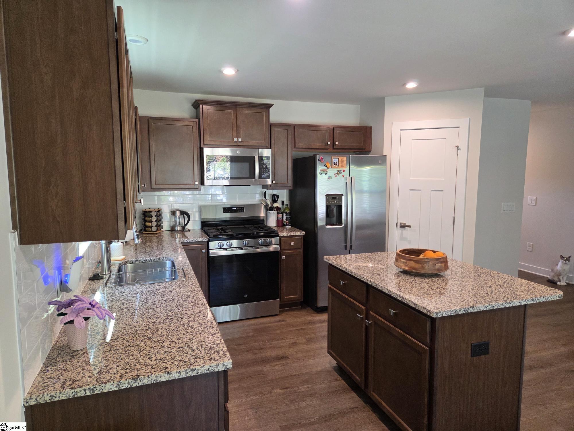 705 John Anderson Drive Property Photo 7