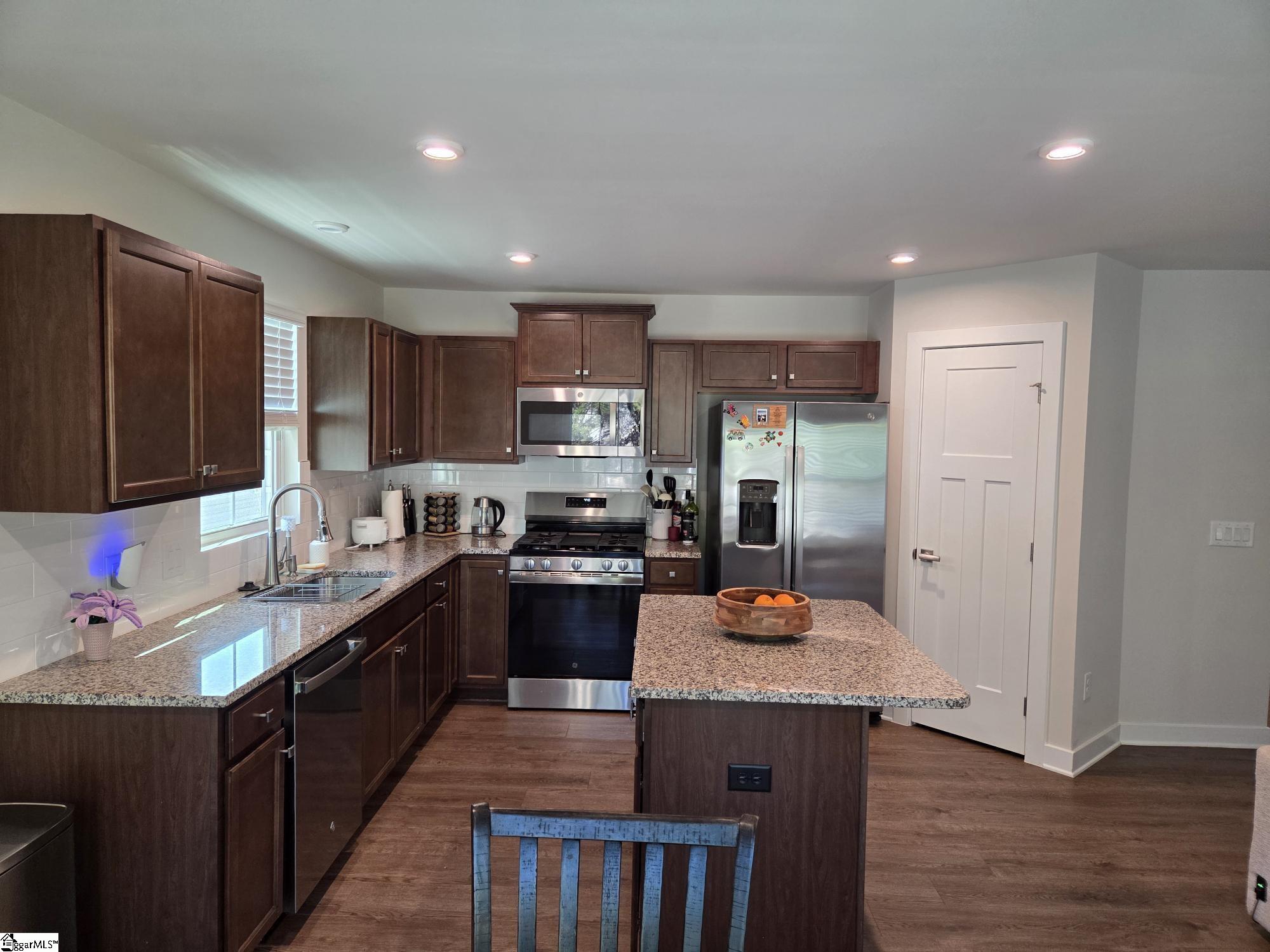 705 John Anderson Drive Property Photo 8