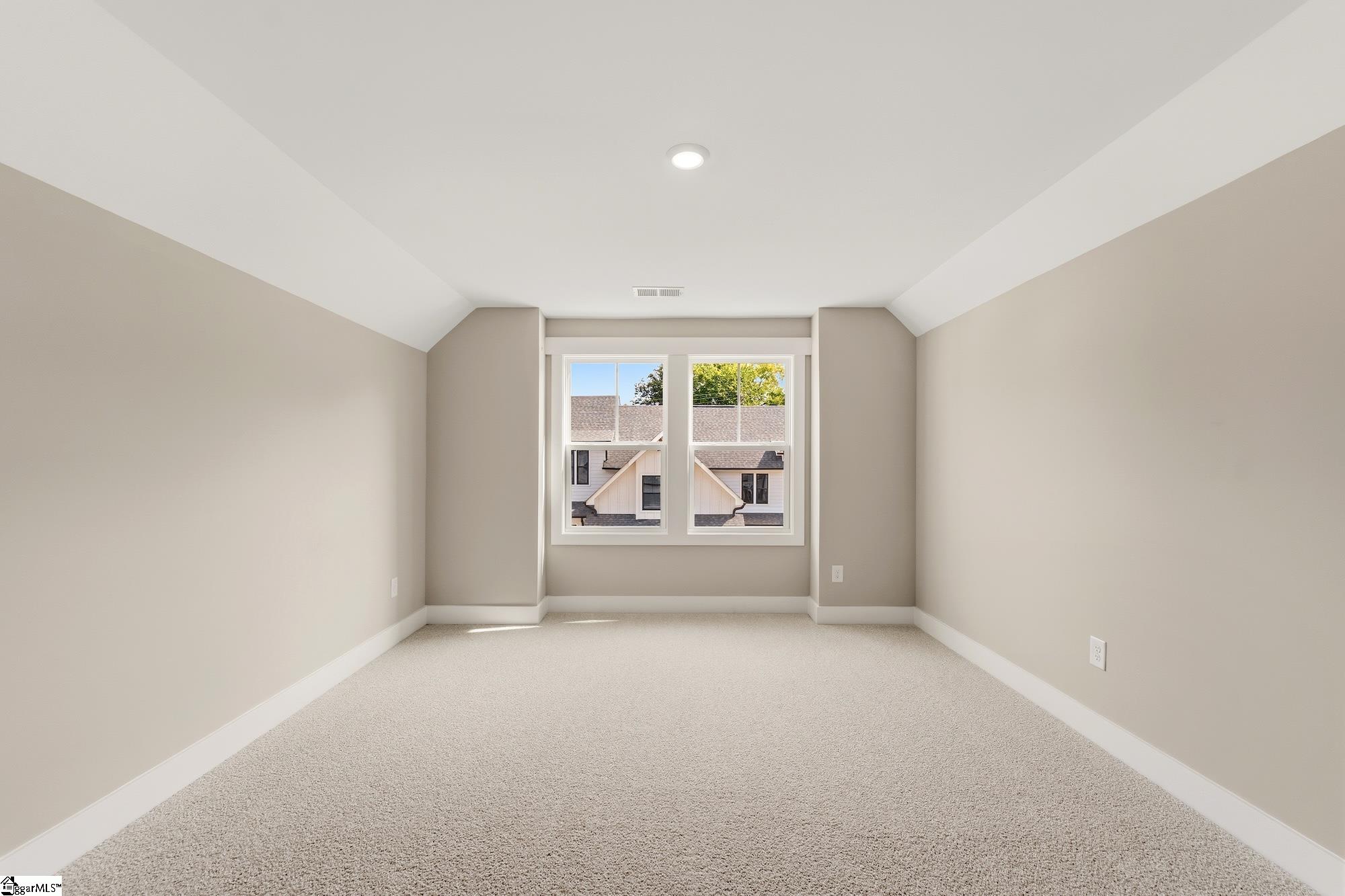 318 Breakwater Lane Property Photo 23