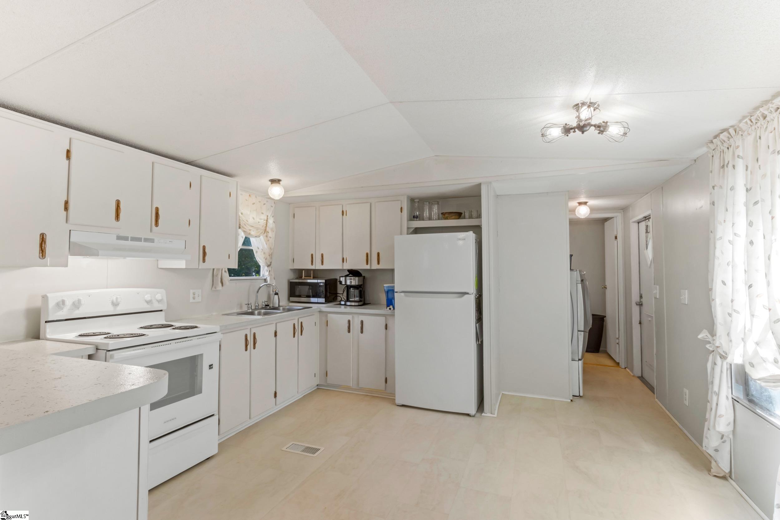 506 Charlies Creek Road Property Photo 10