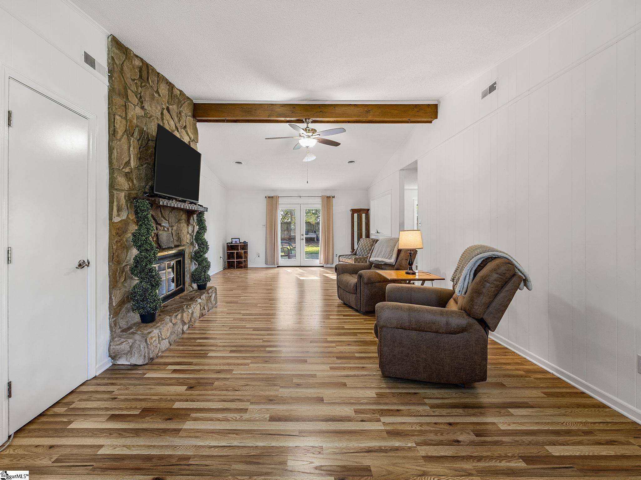 110 Coldspring Drive Property Photo 7