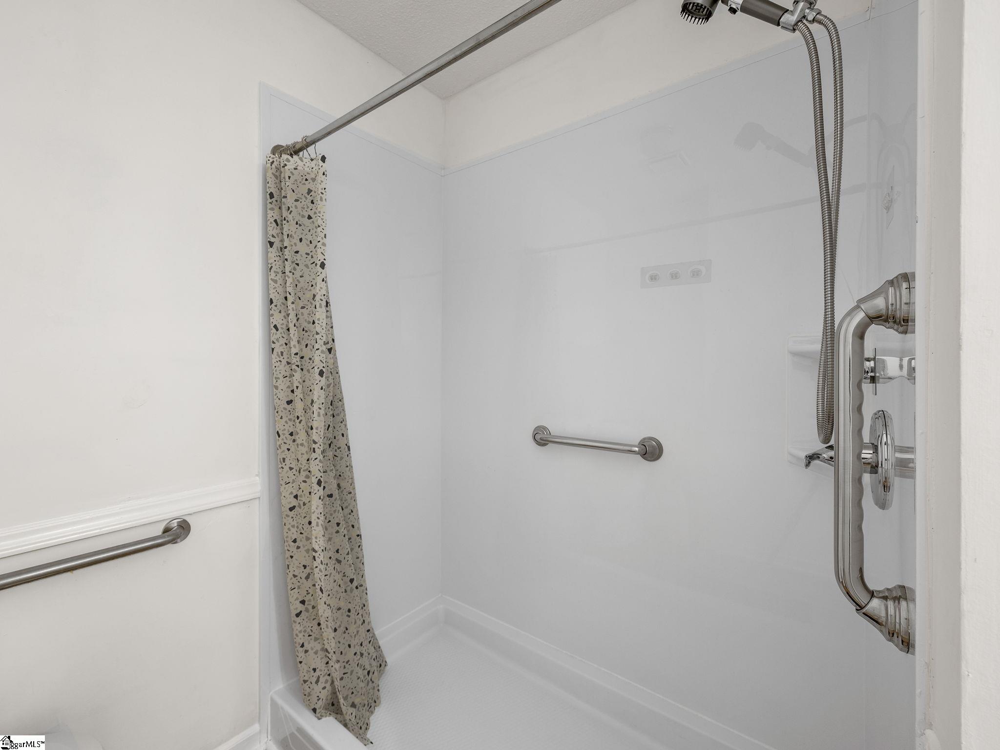 110 Coldspring Drive Property Photo 28